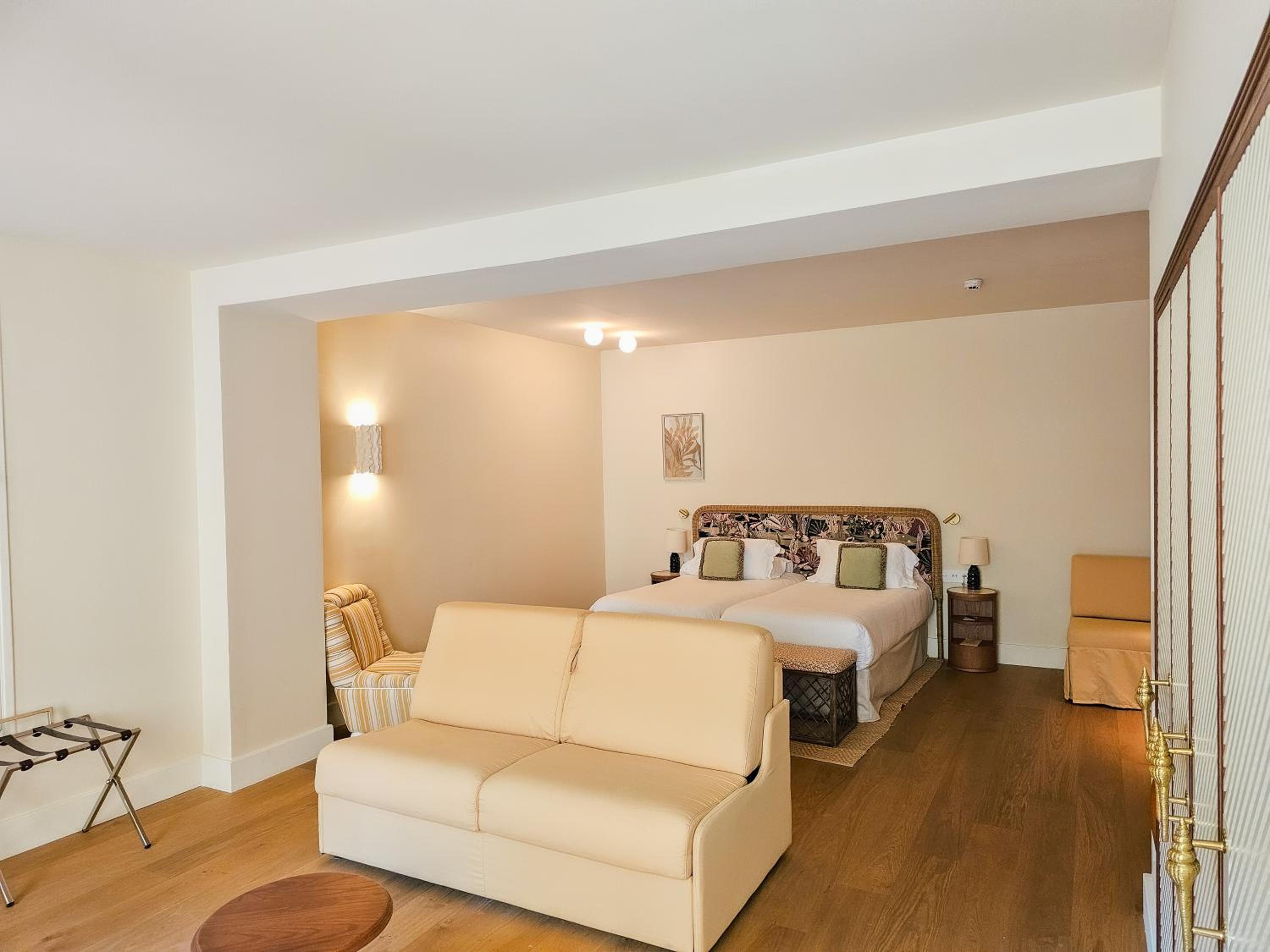 Superior Triple Room - Photo 8