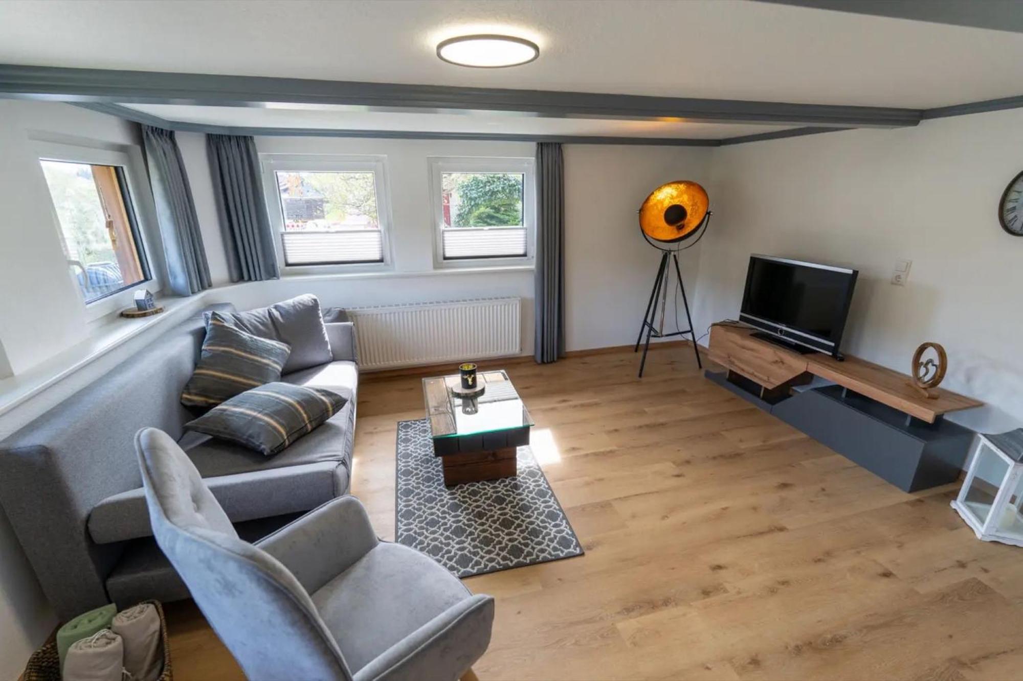Two-Bedroom Deluxe Apartment with Garden View photo 3