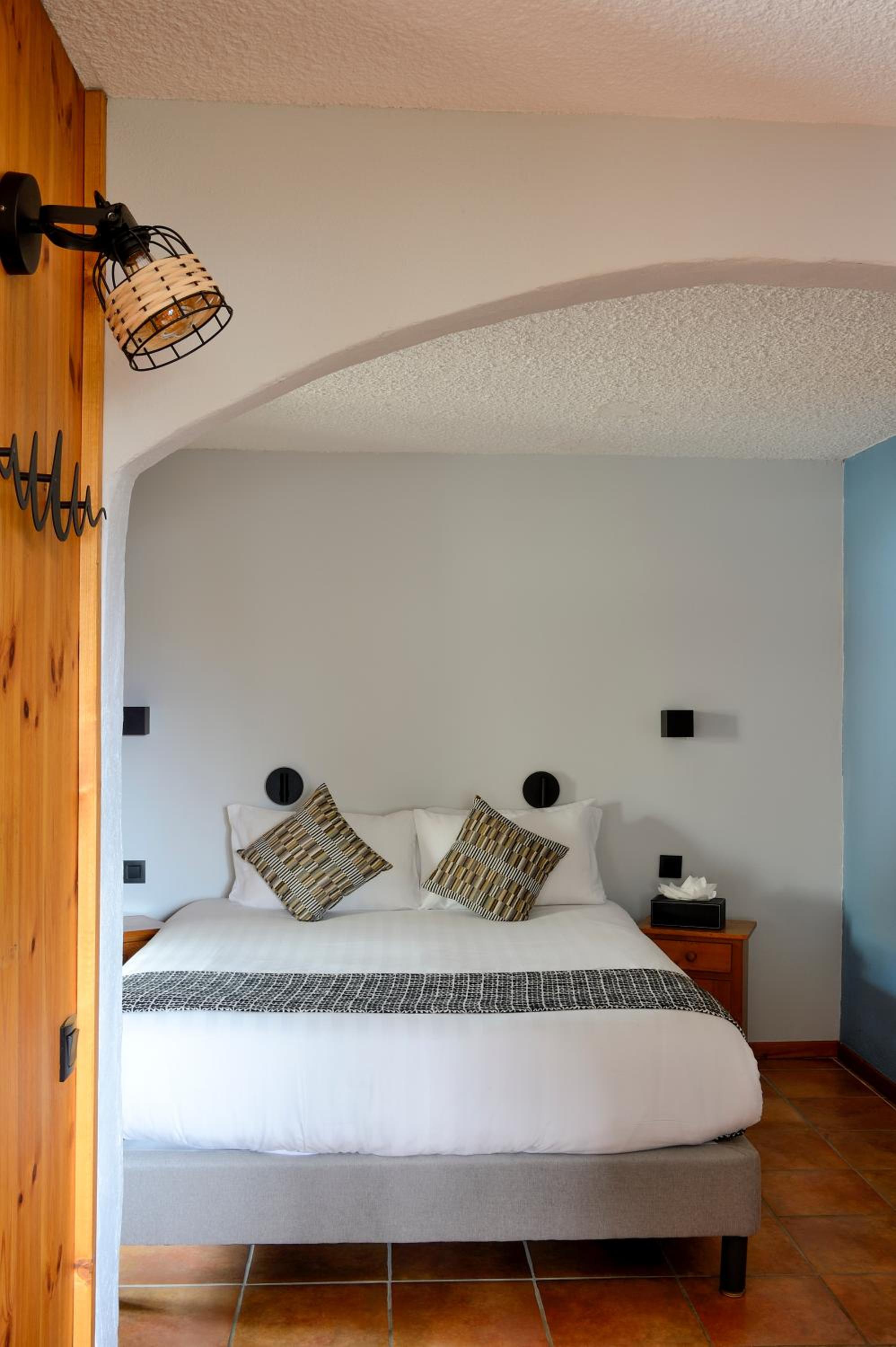Double room with Terrace-Annex Building - Photo 10