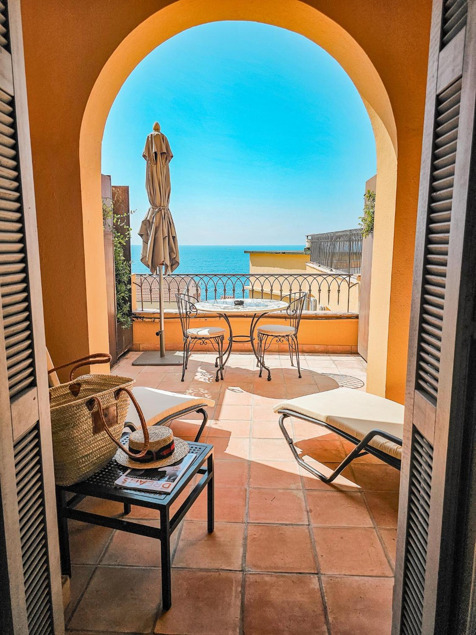 Superior Double Room with Full Sea View and Balcony - Photo 3
