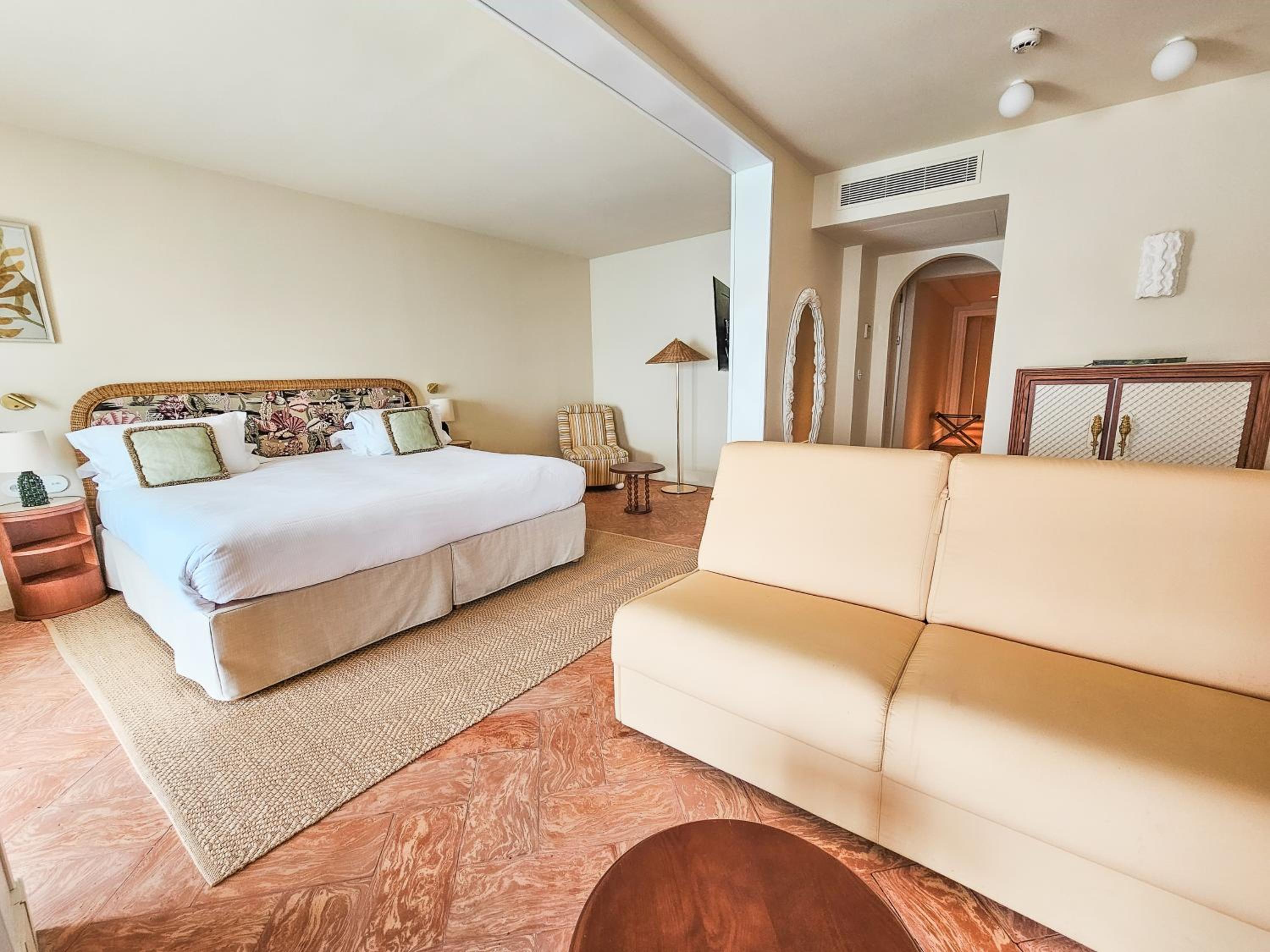 Suite Baie des Anges with Full Sea View - Photo 5