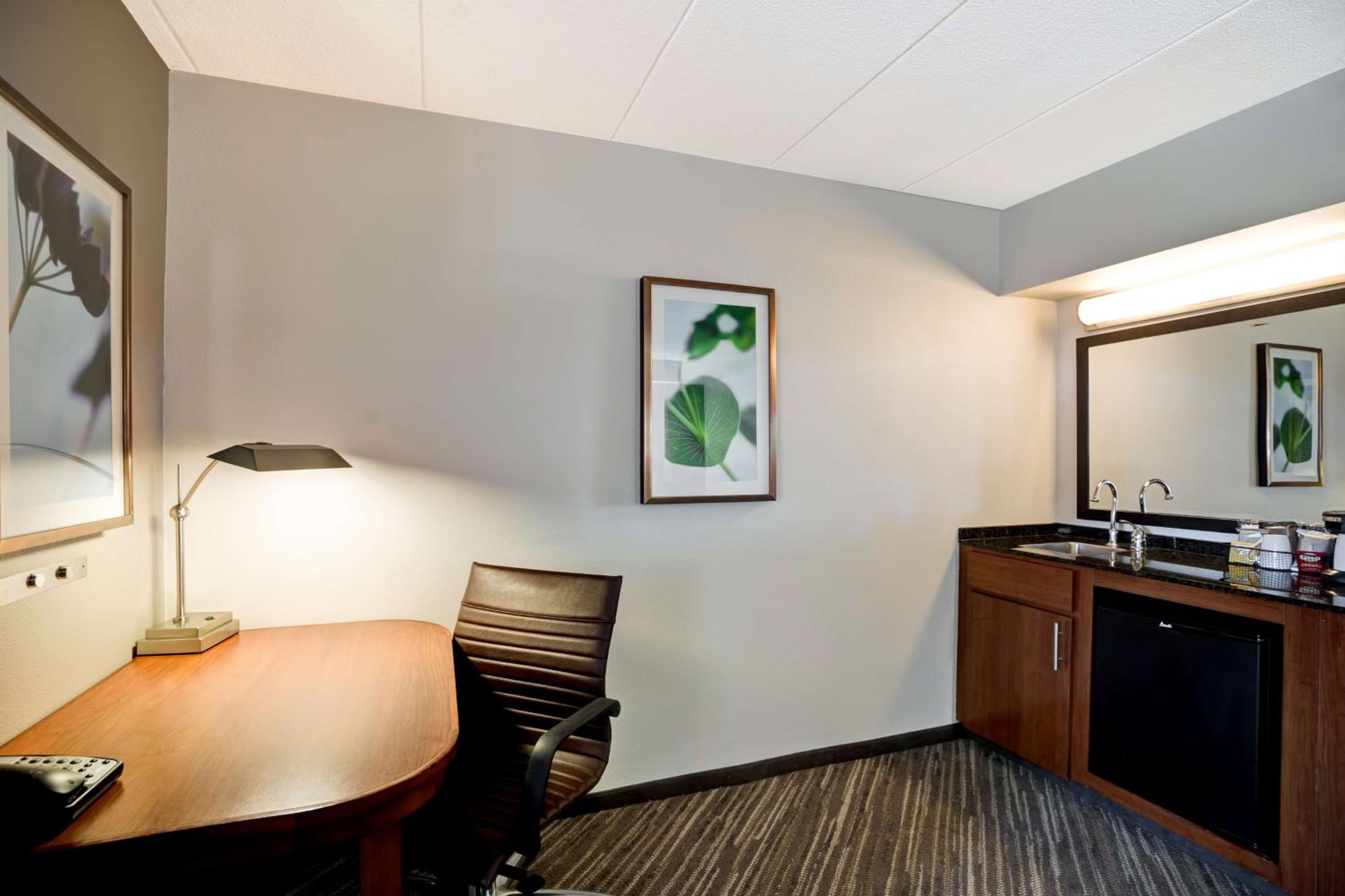 Double Room with Two Double Beds and Sofa Bed photo 1