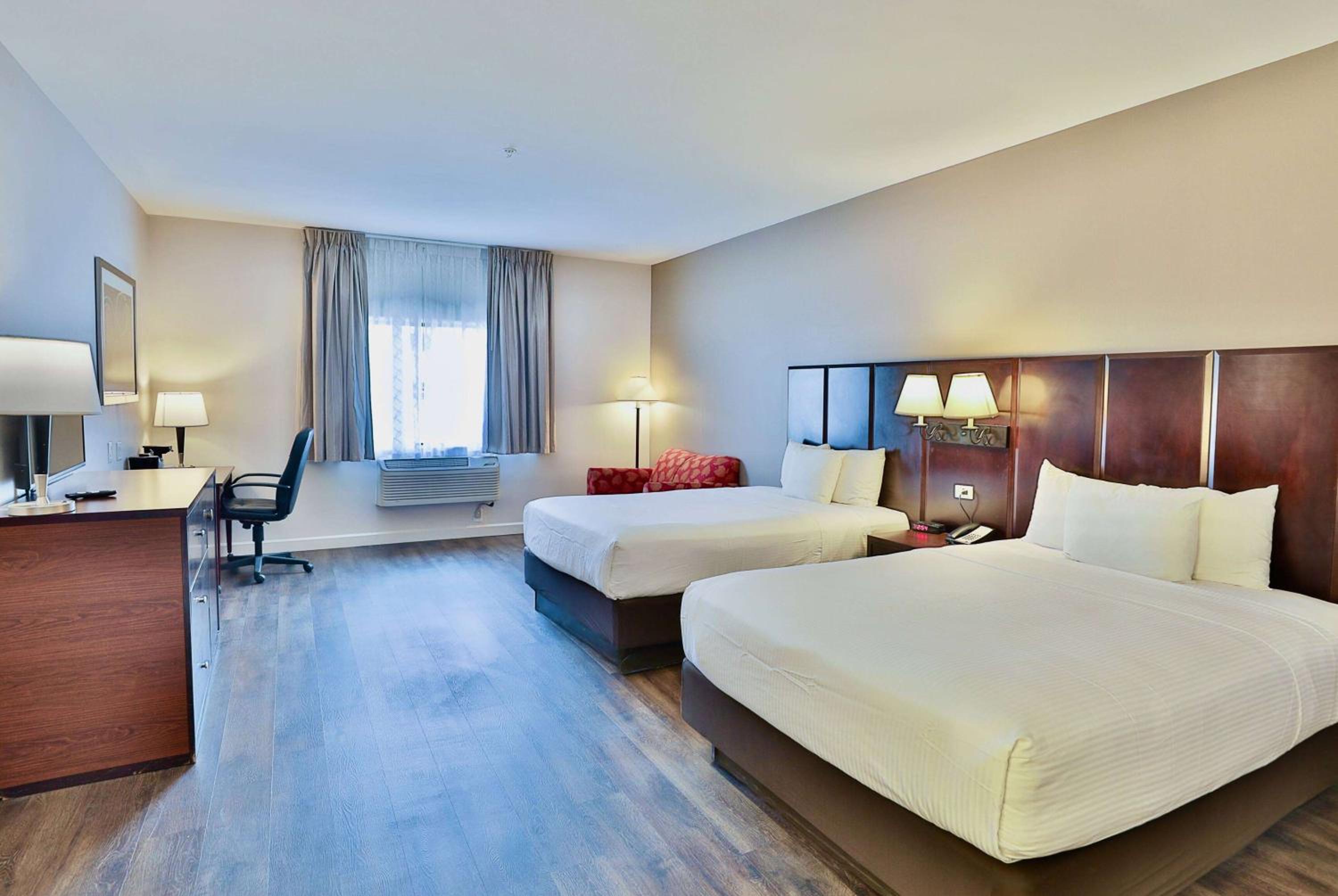 Studio Suite with Two Queen Beds - Non-Smoking - Photo 1