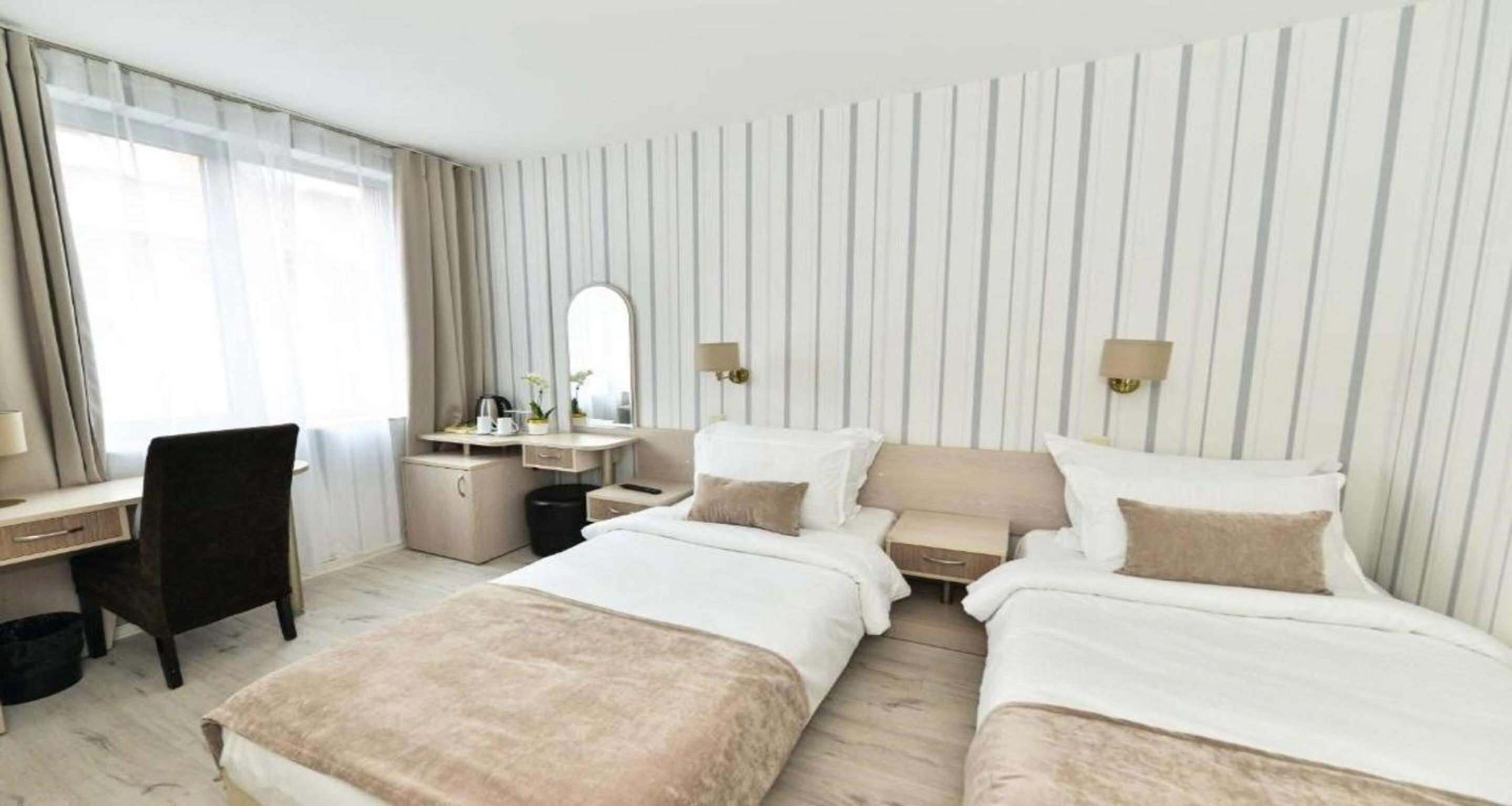 Double Room with Two Single Beds - Non-Smoking - Photo 18