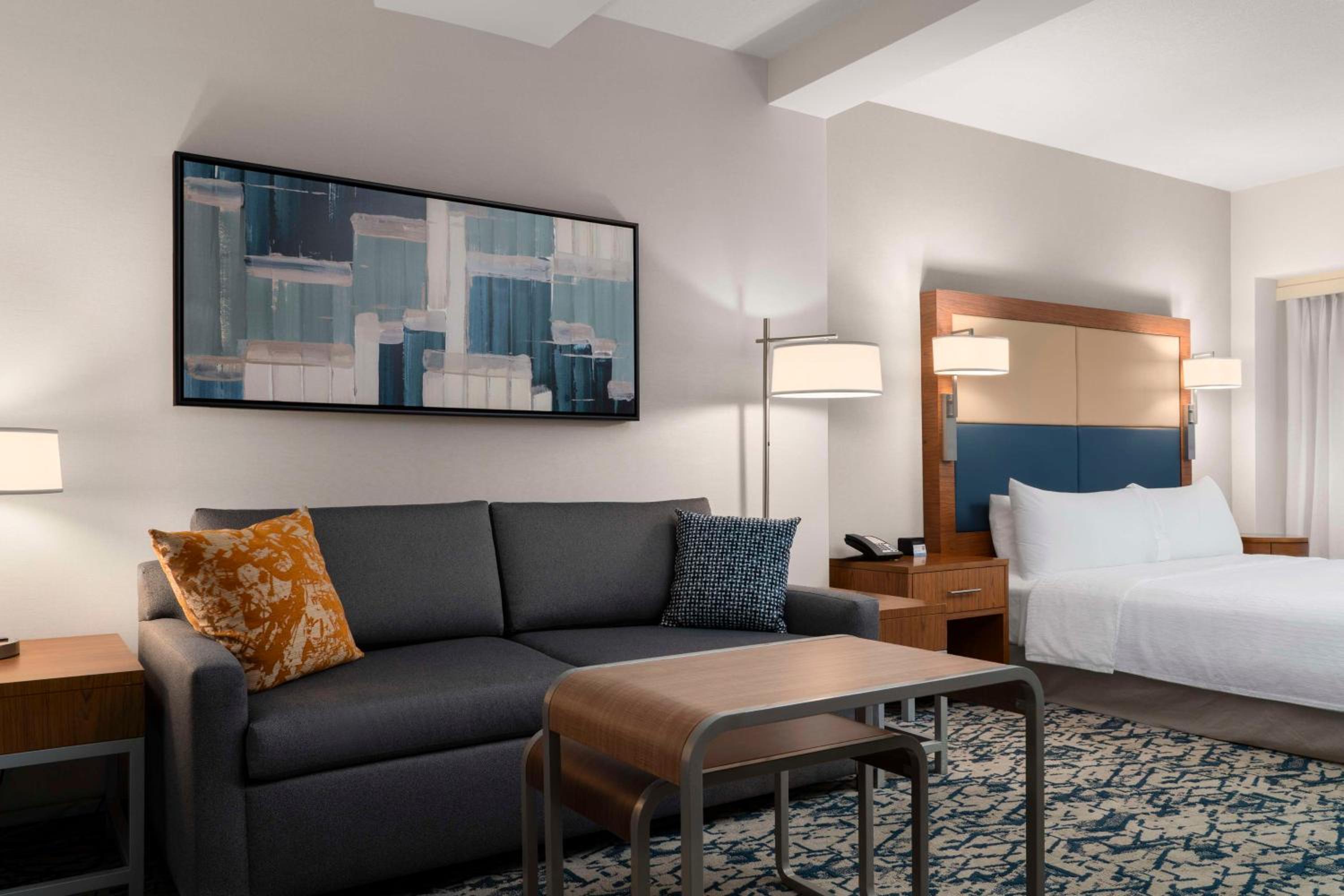 King Studio Suite with Bath Tub - Hearing Accessible/Non-Smoking