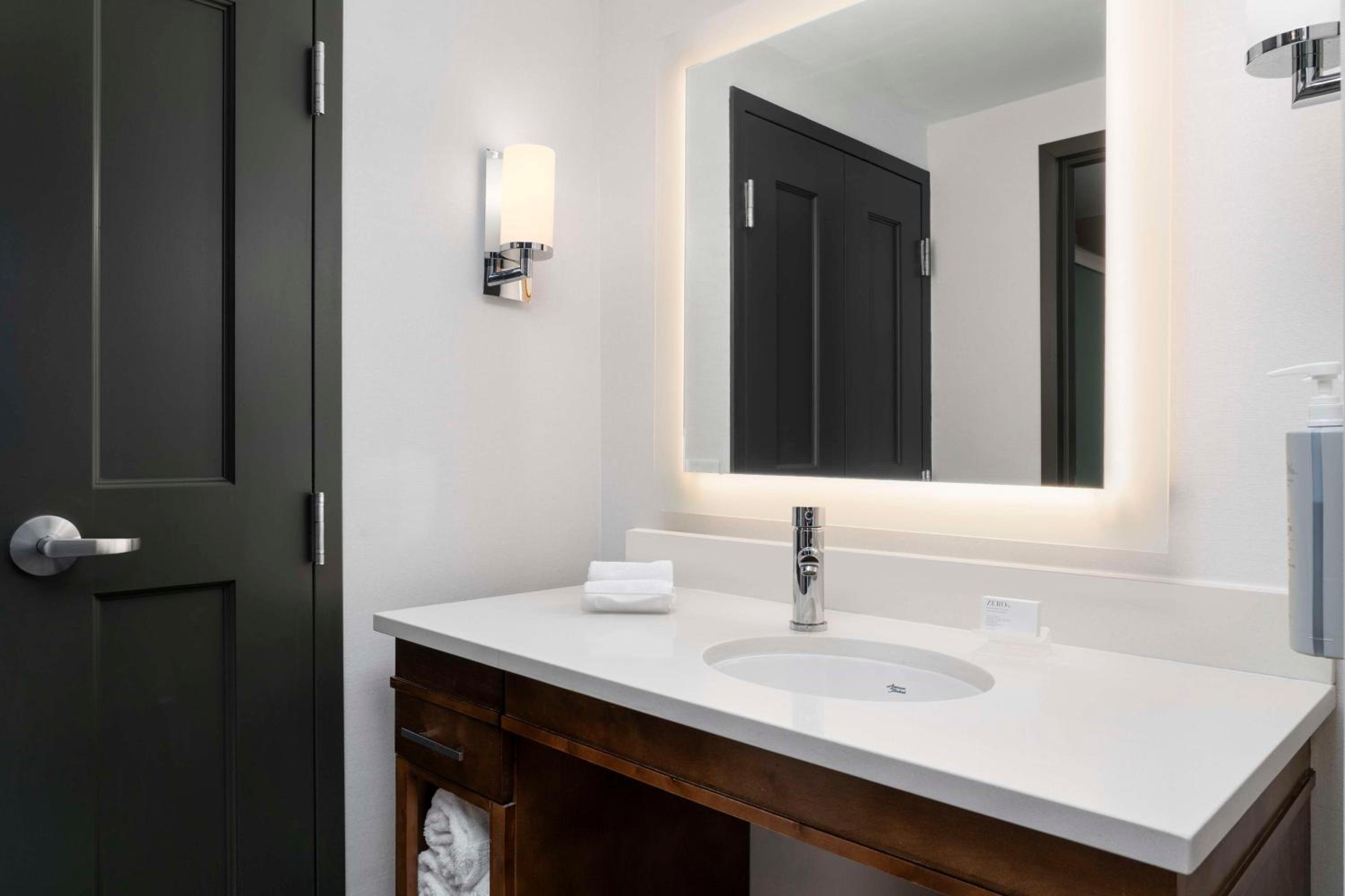 Two-Bedroom Suite - Non-Smoking