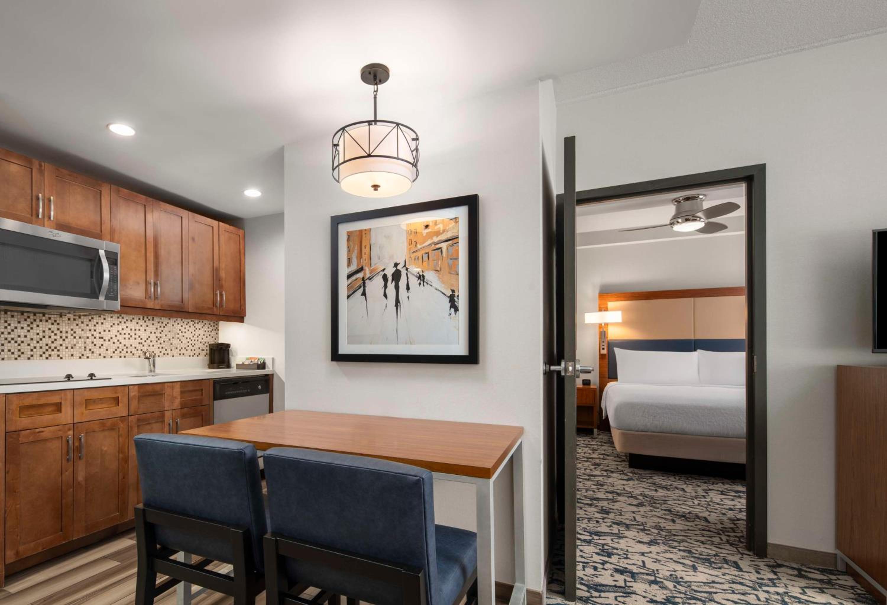 Two-Bedroom Suite - Non-Smoking thumbnail 5