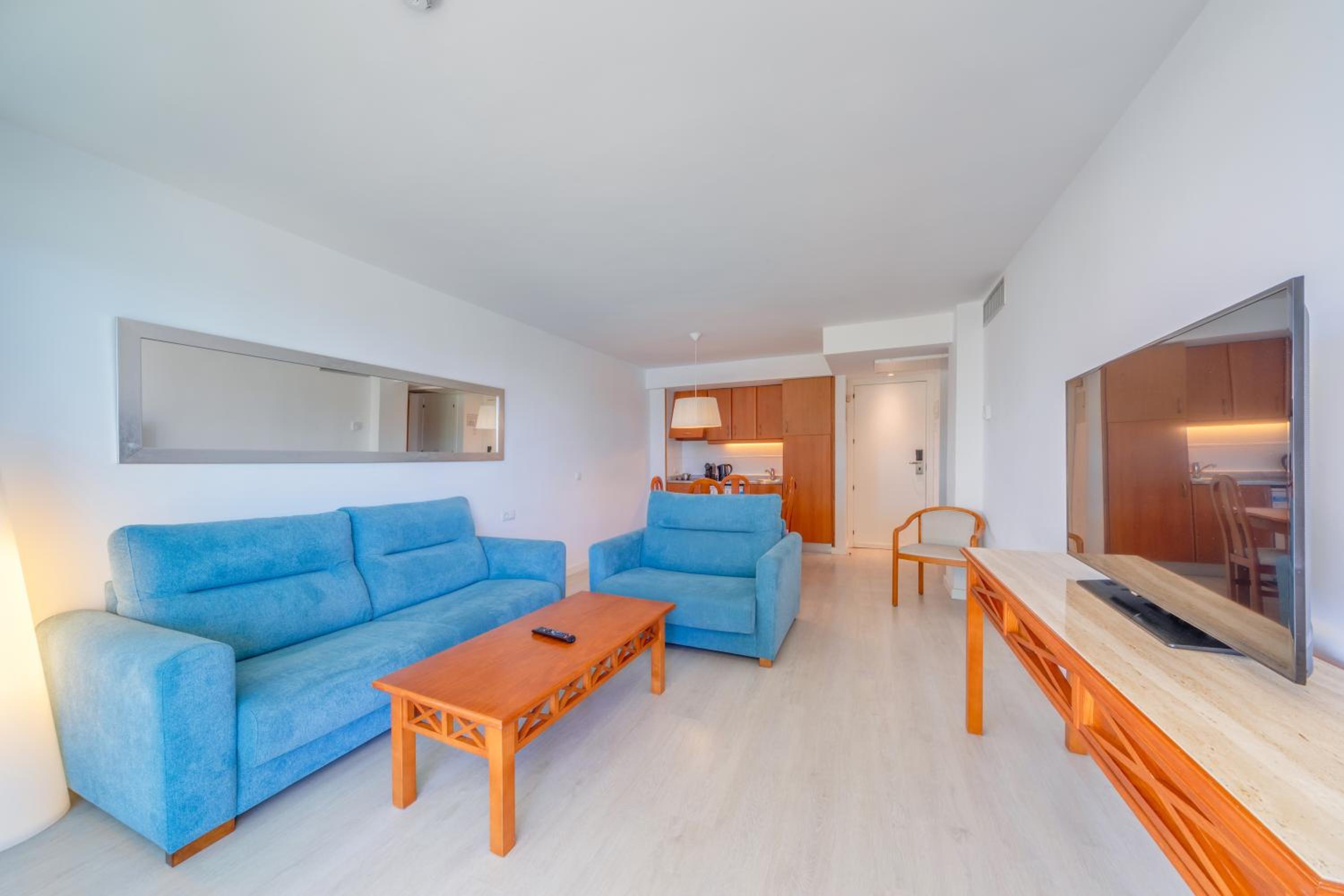 Apartment with Lateral Sea View - Photo 5