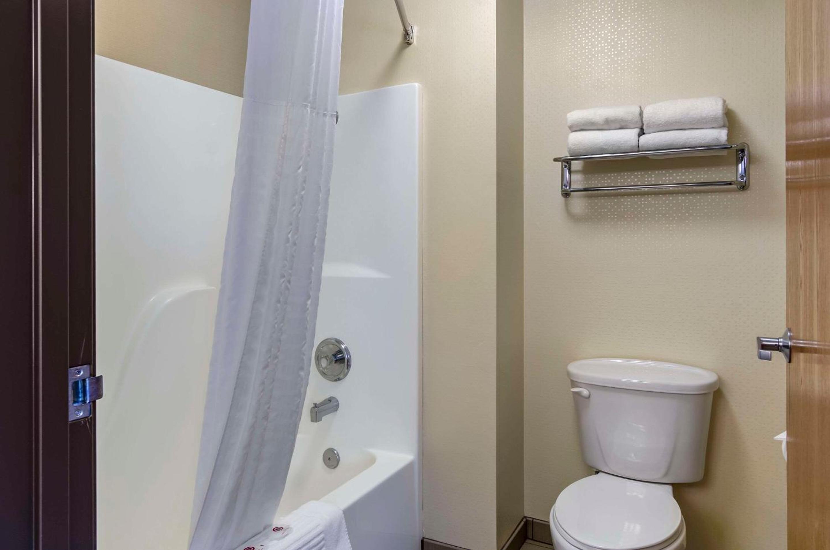 King Room - Non-Smoking - Photo 3