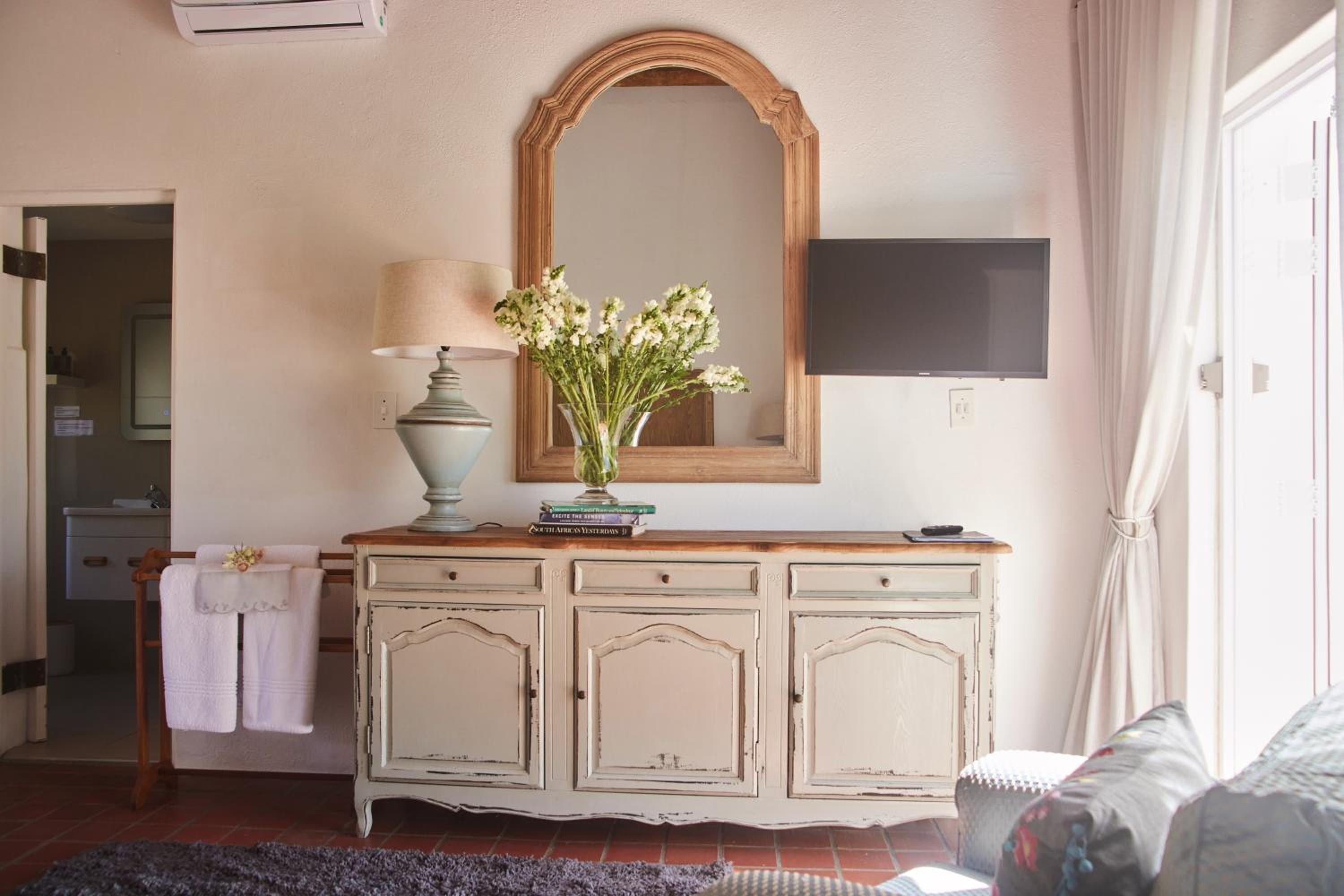 Superior King or Twin Room photo 2