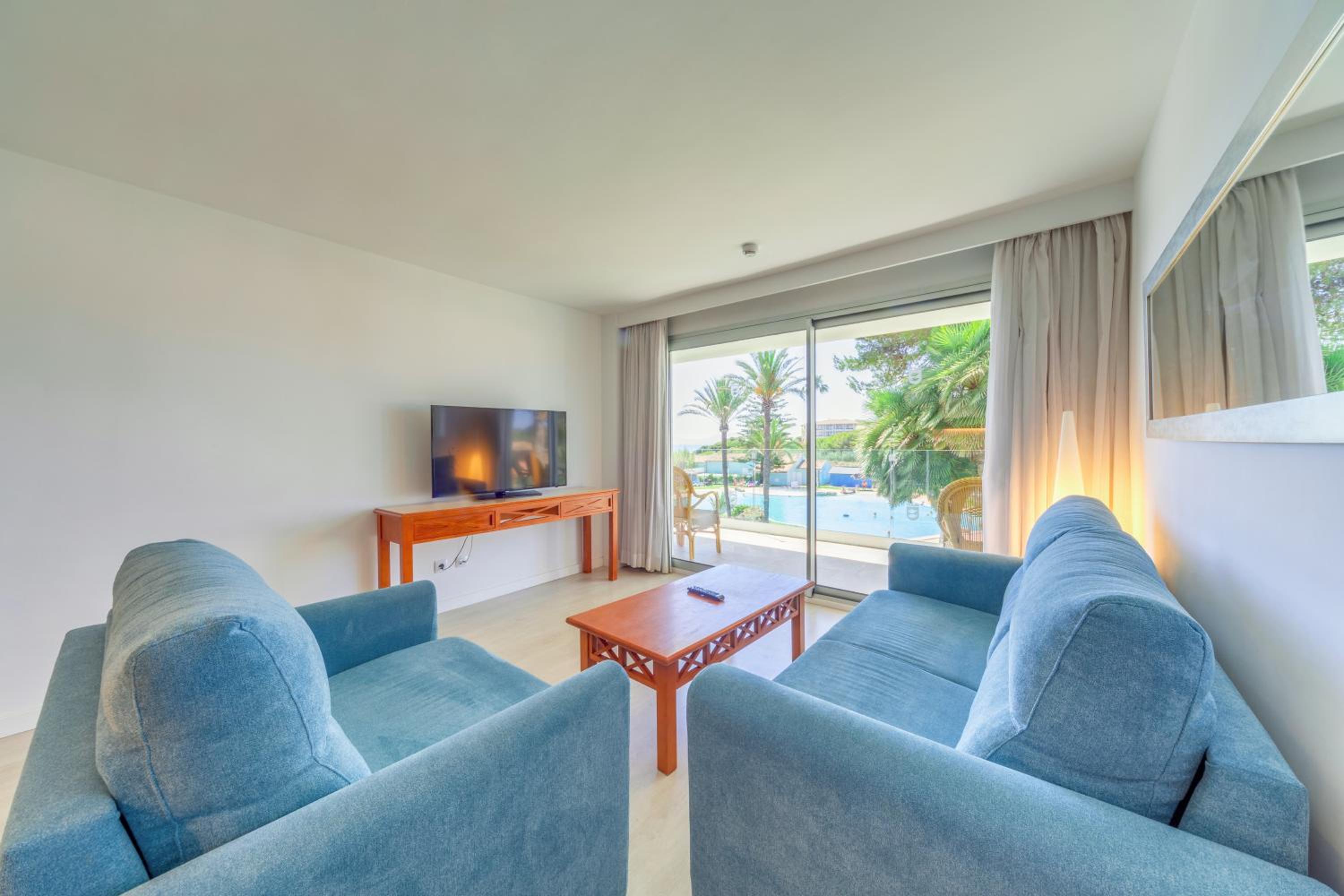 Apartment with Lateral Sea View - Photo 1
