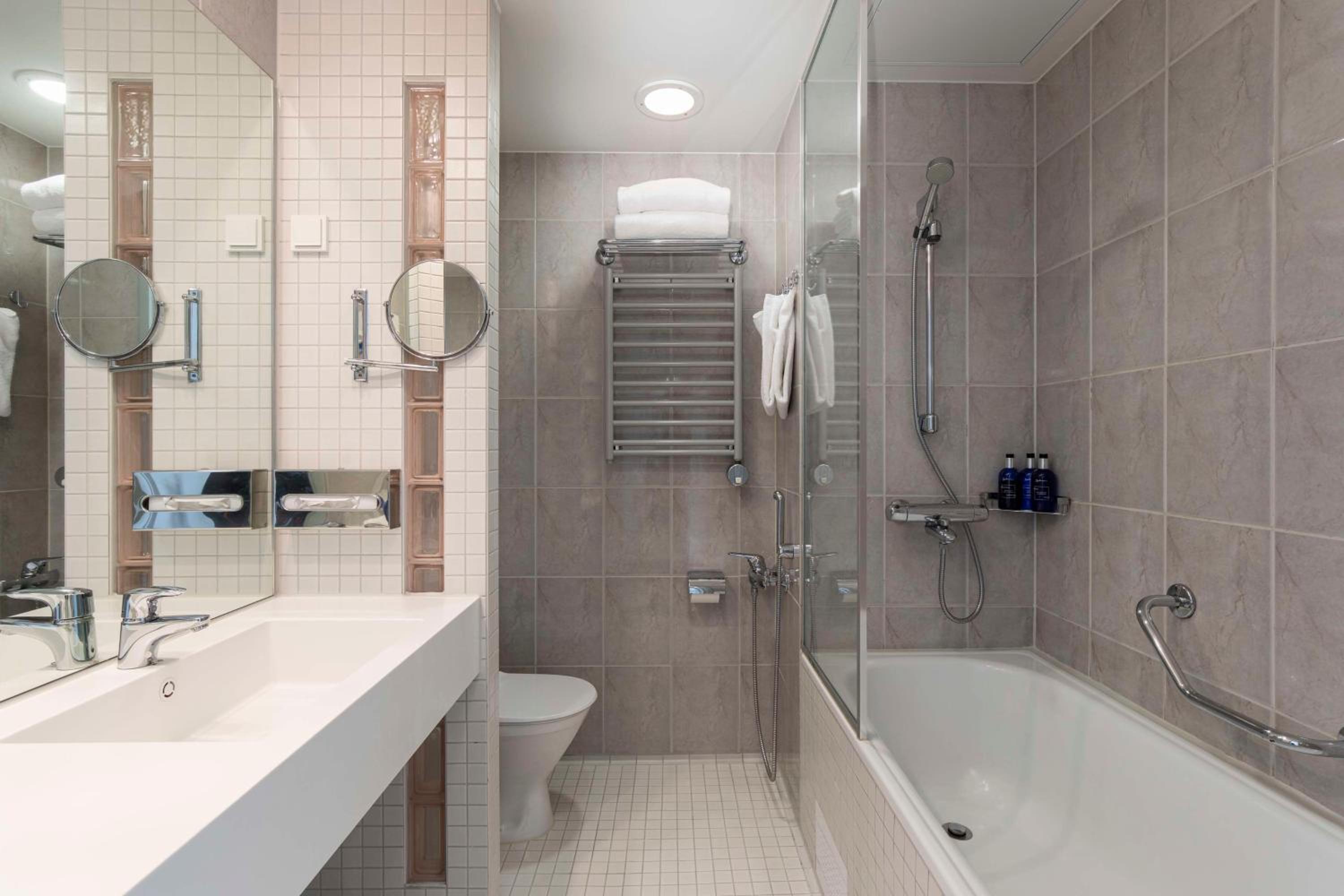 Standard Room - Photo 9