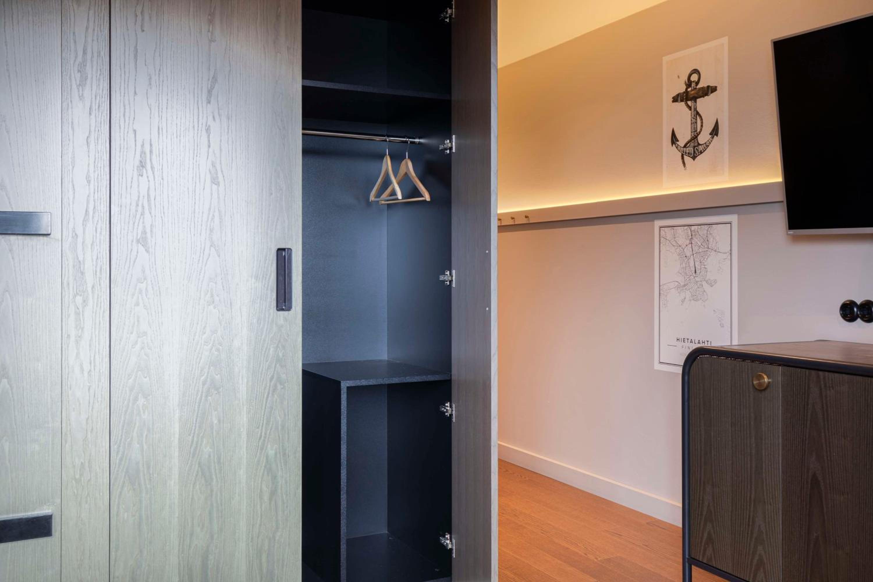 Premium Room - Photo 11