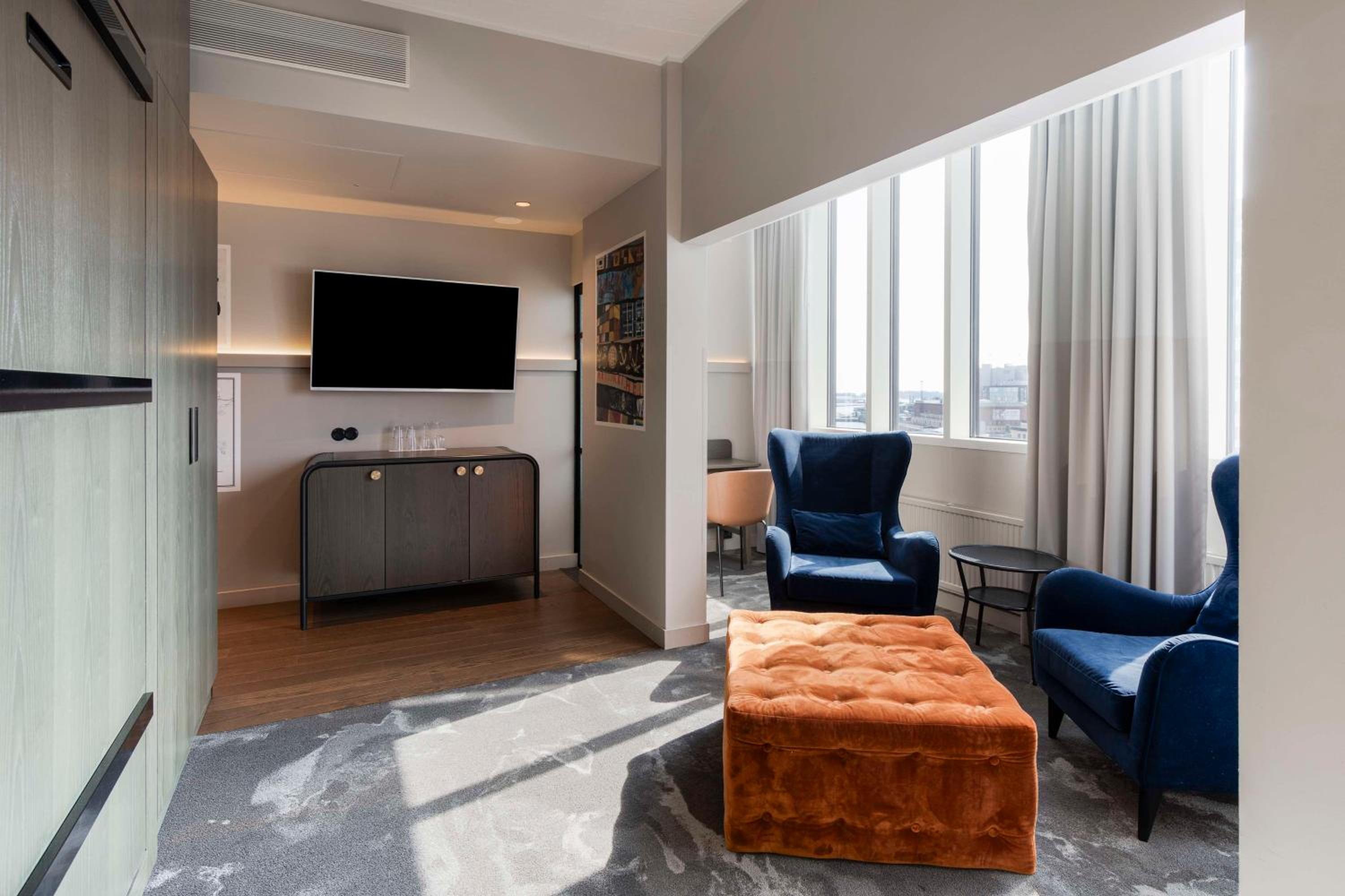 Premium Room - Photo 8