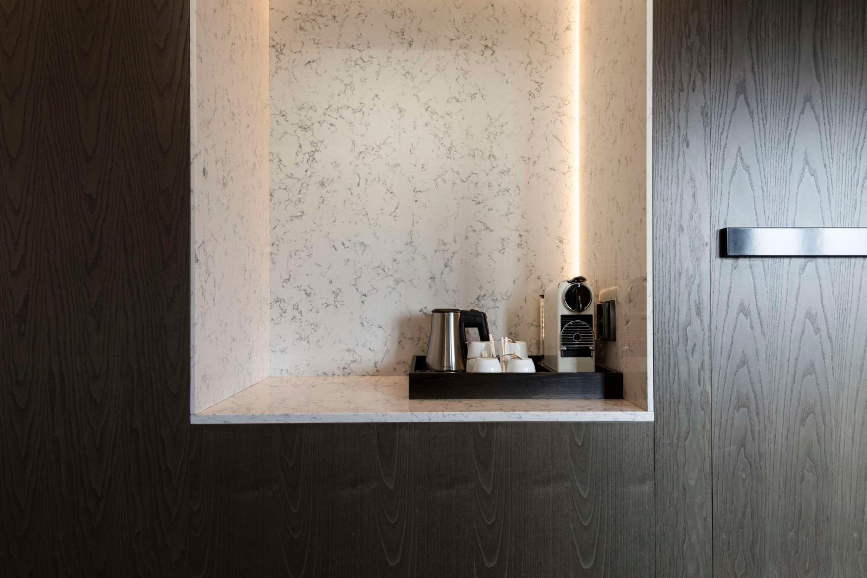 Premium Room - Photo 10