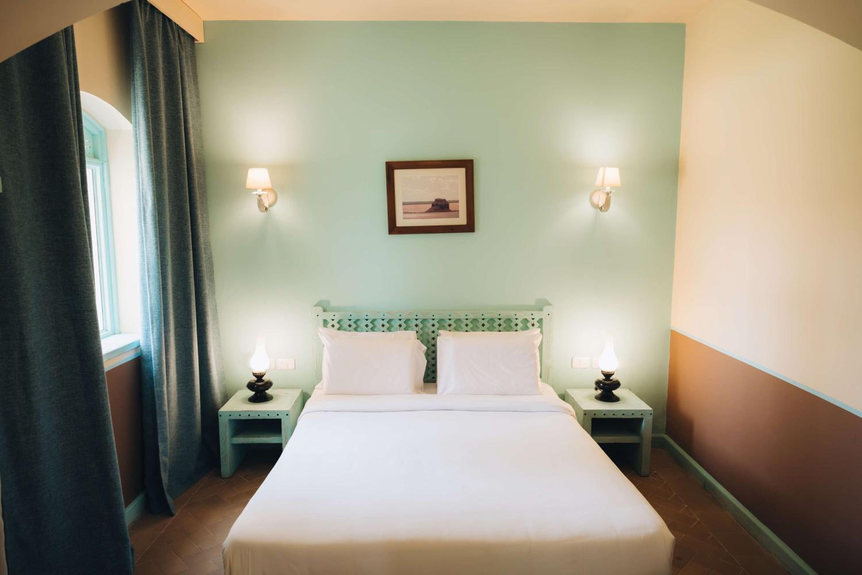 Garden View Room - Queen Bed