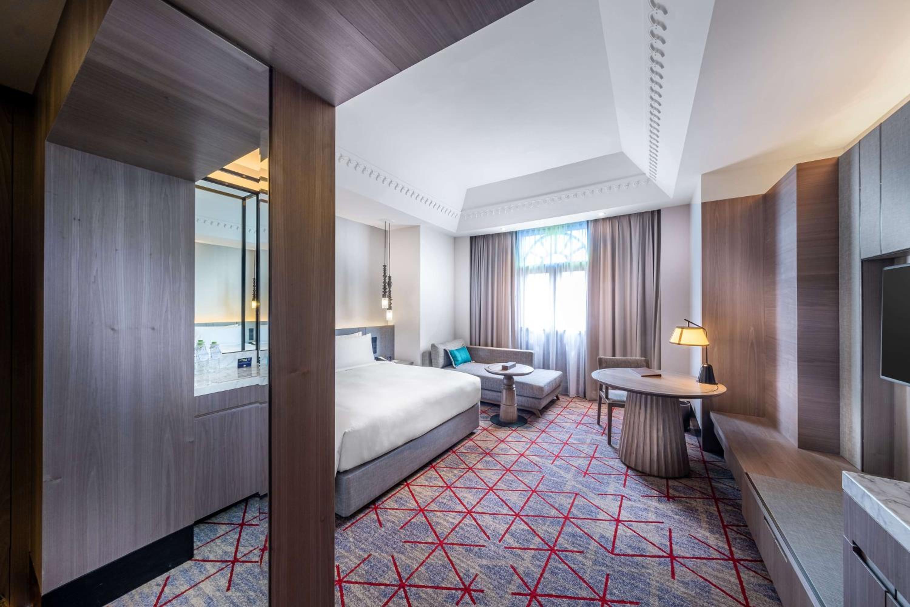 King Guest Room - Photo 4