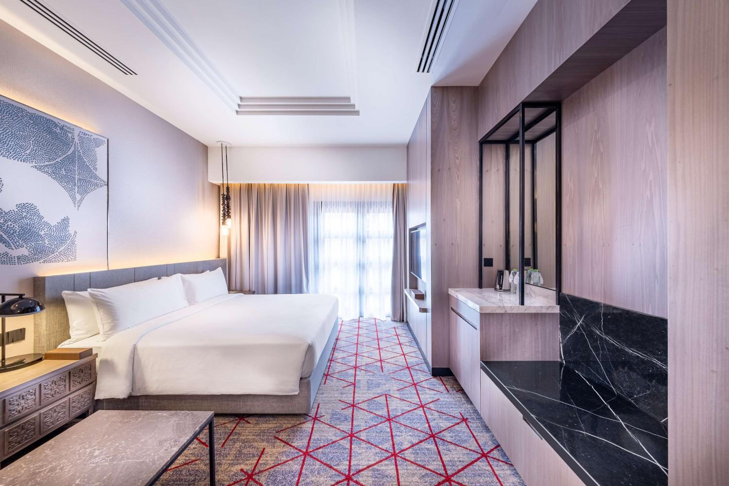 Deluxe King Room - Photo 4