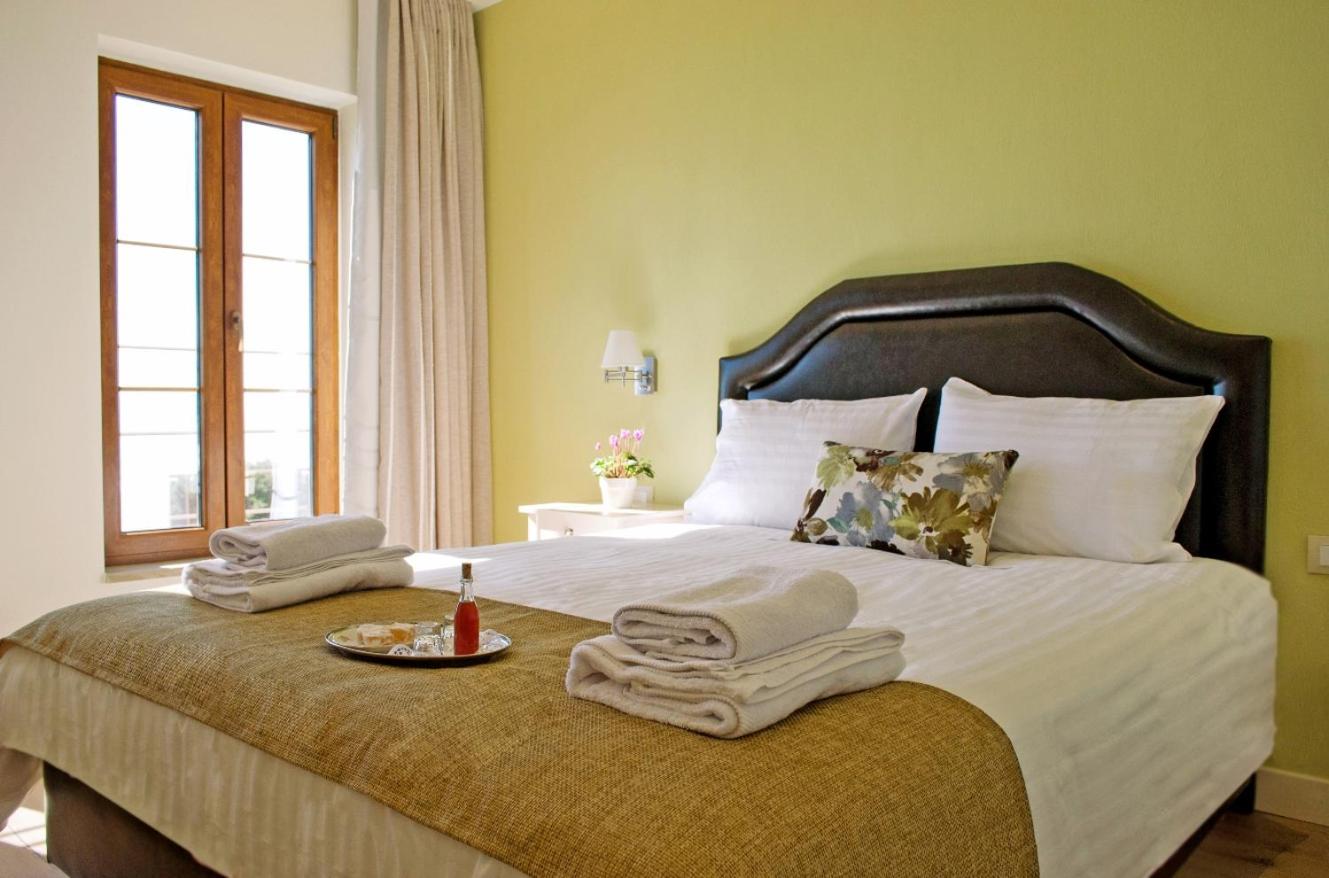 Suite with Lake View