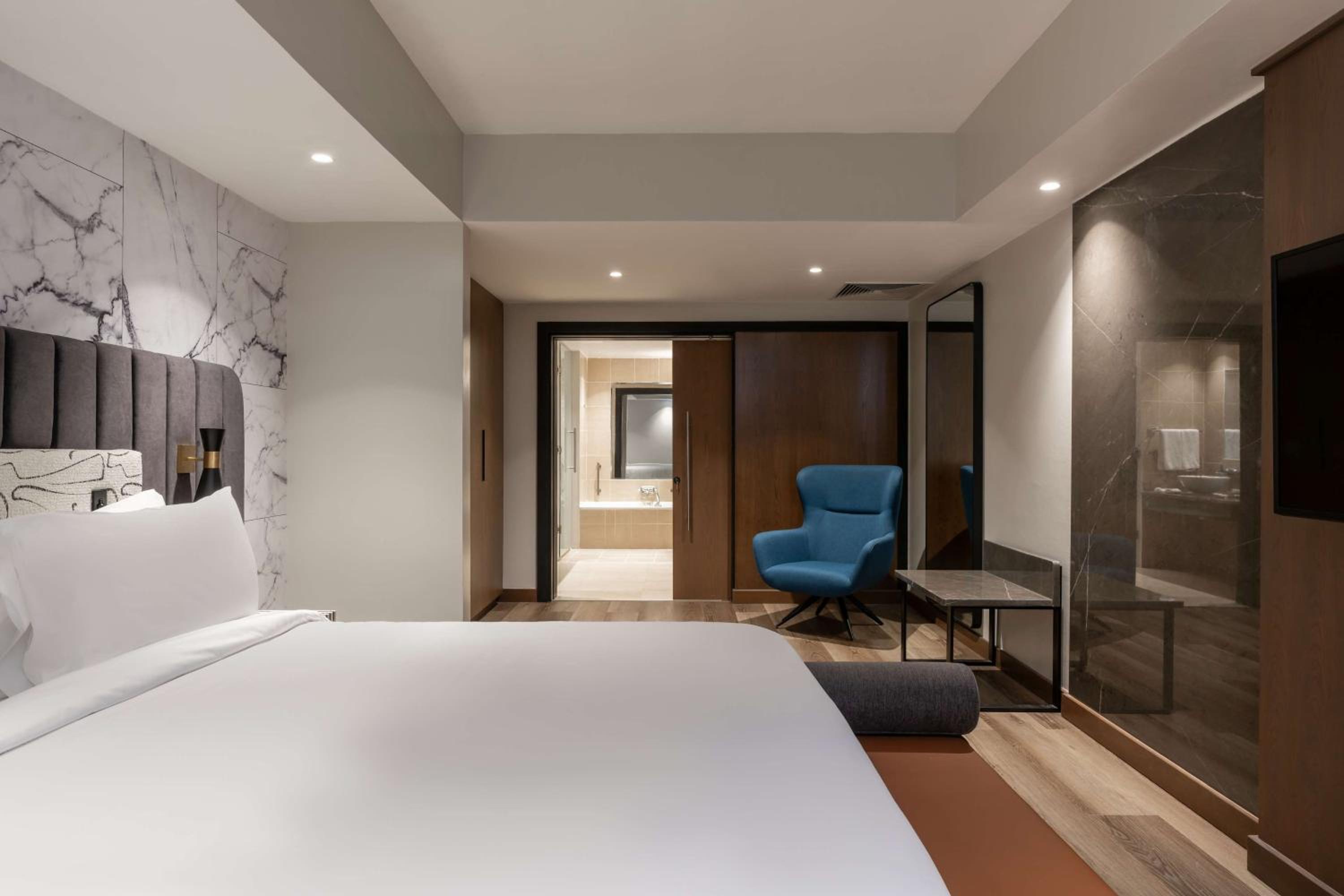 Suite with Lagoon View and Lounge Access - Photo 3