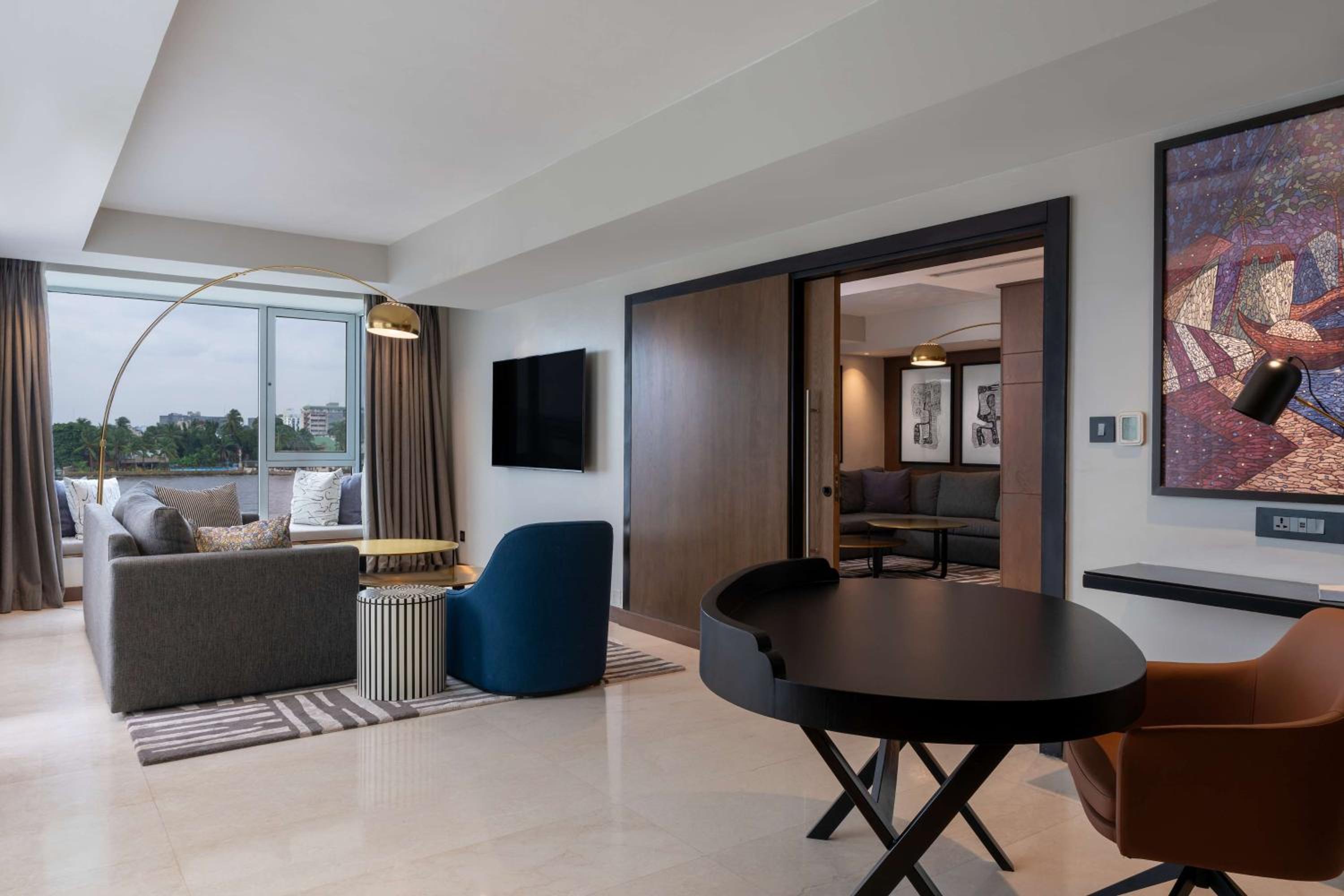 Suite with Lagoon View and Lounge Access - Photo 4