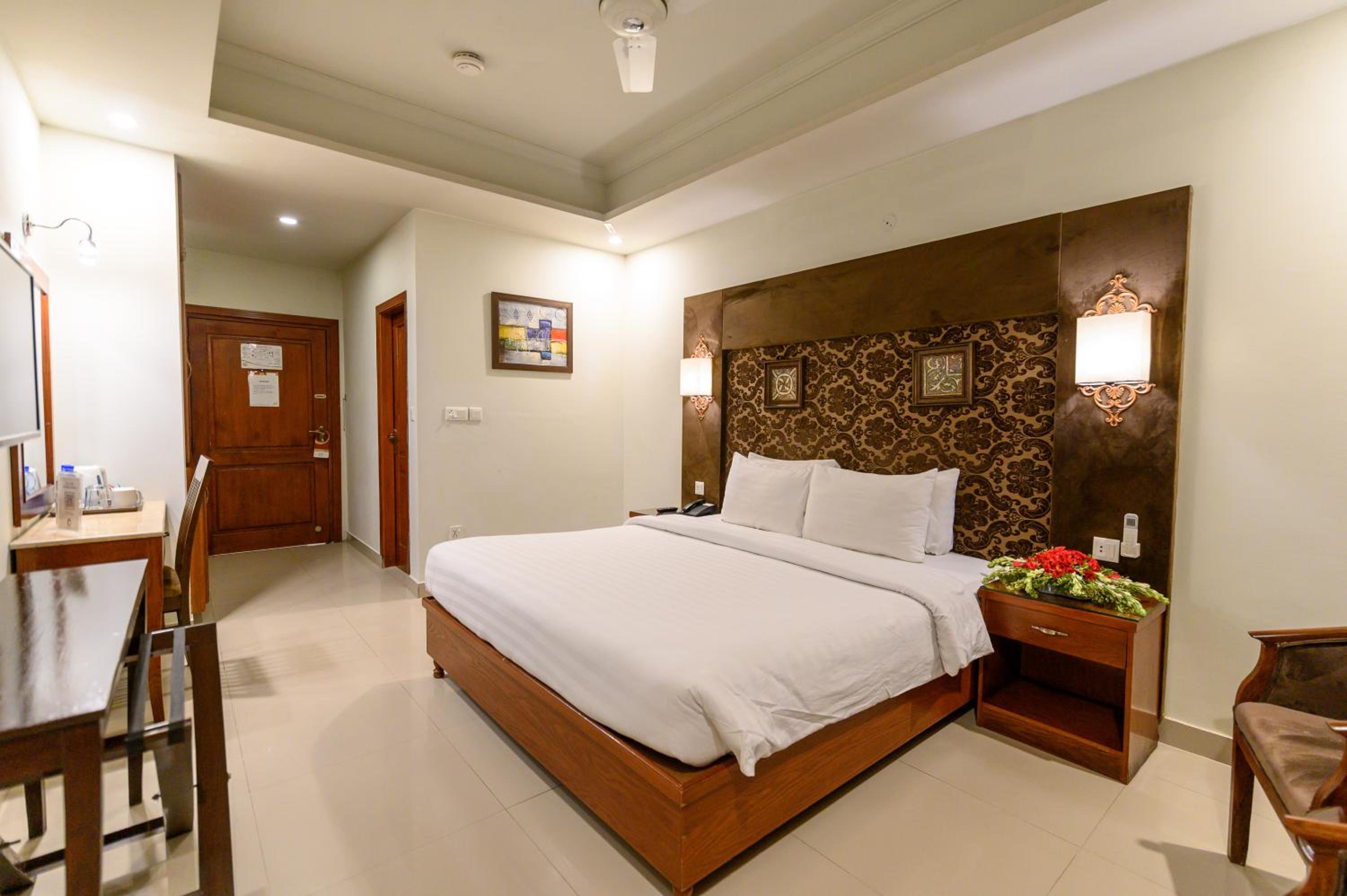 Suite - Photo 2