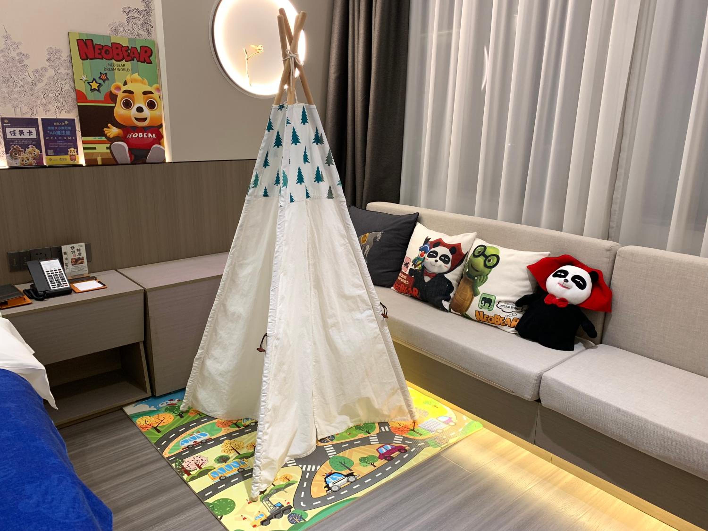Family Room with Theme photo 3