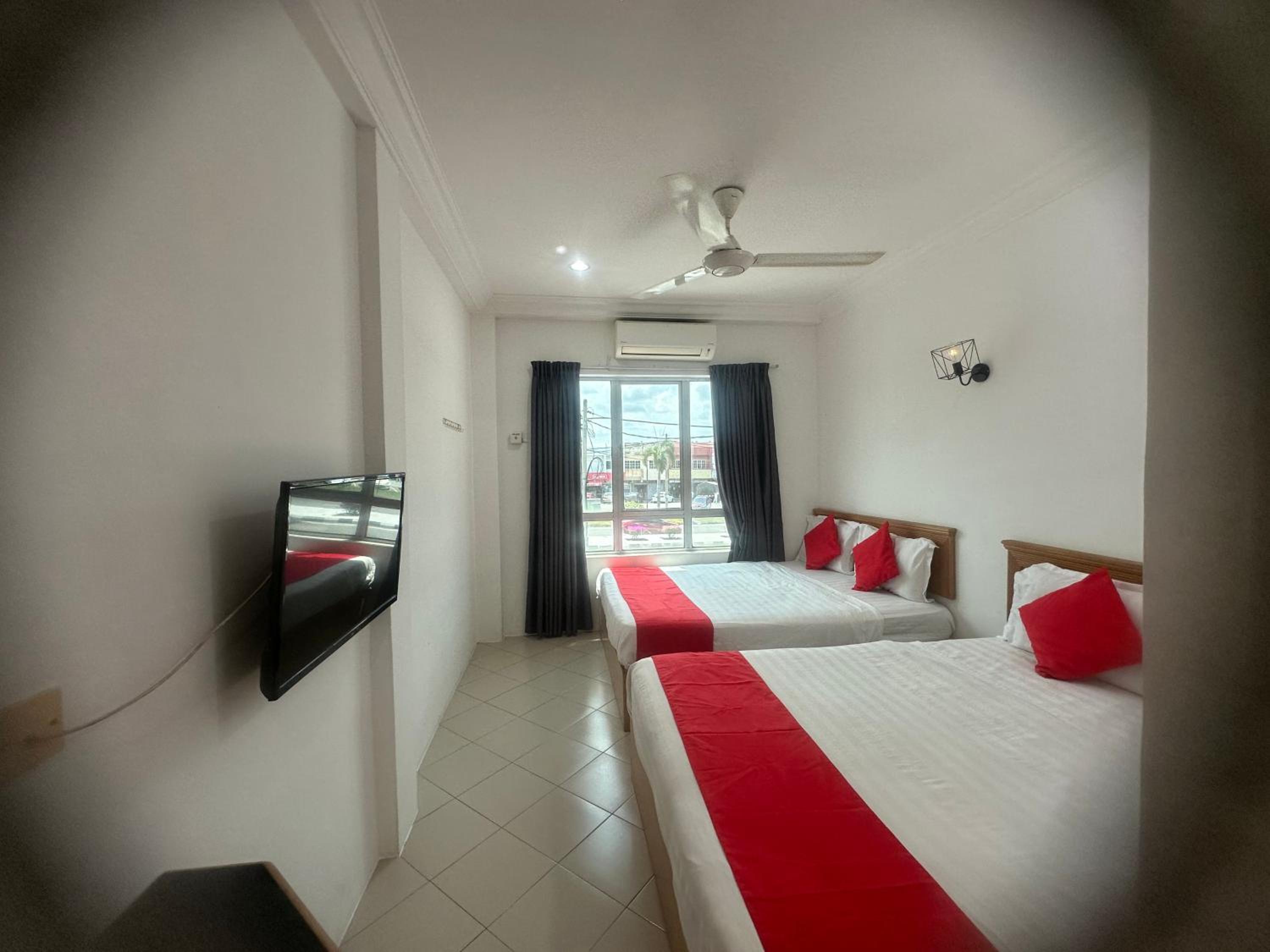 Deluxe Family Room