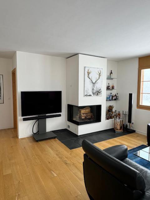 Three-Bedroom Apartment photo 3