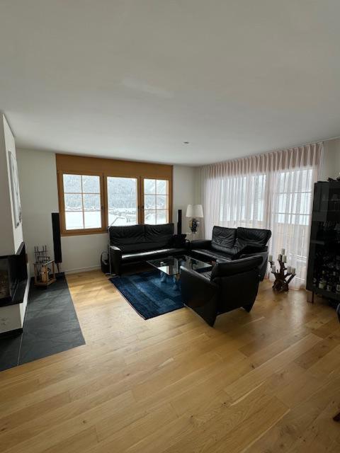Three-Bedroom Apartment photo 2