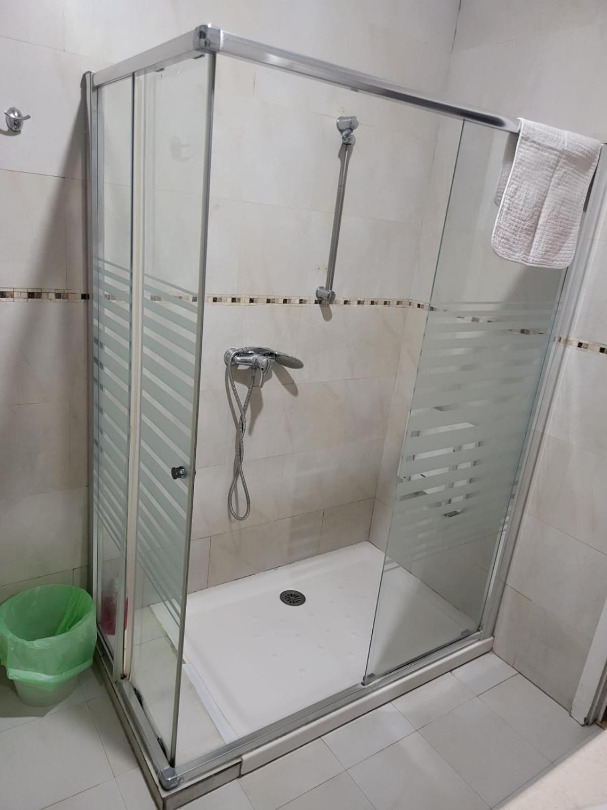 Budget Double Room with Shared Bathroom photo 2