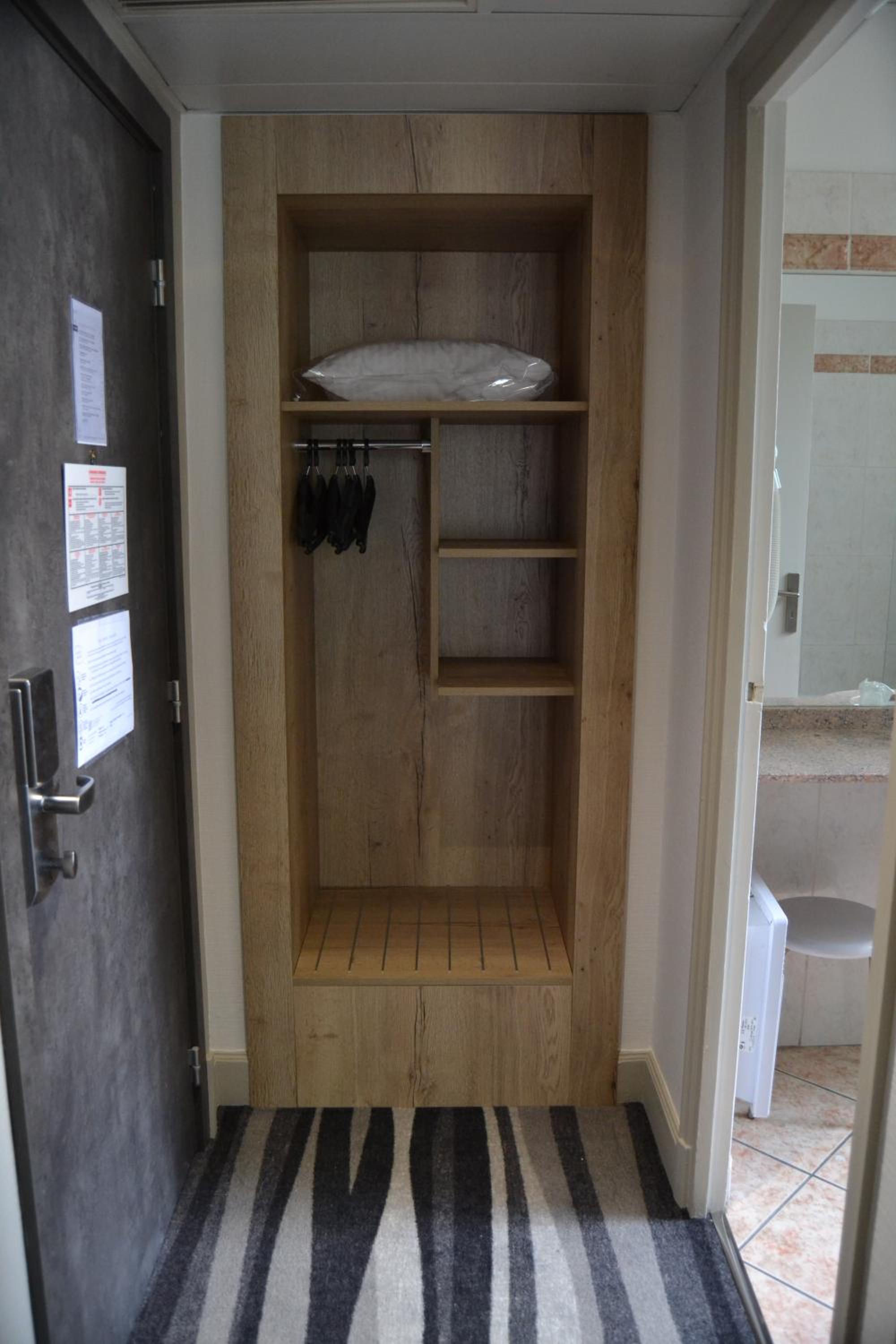 2 Single Beds - Photo 2