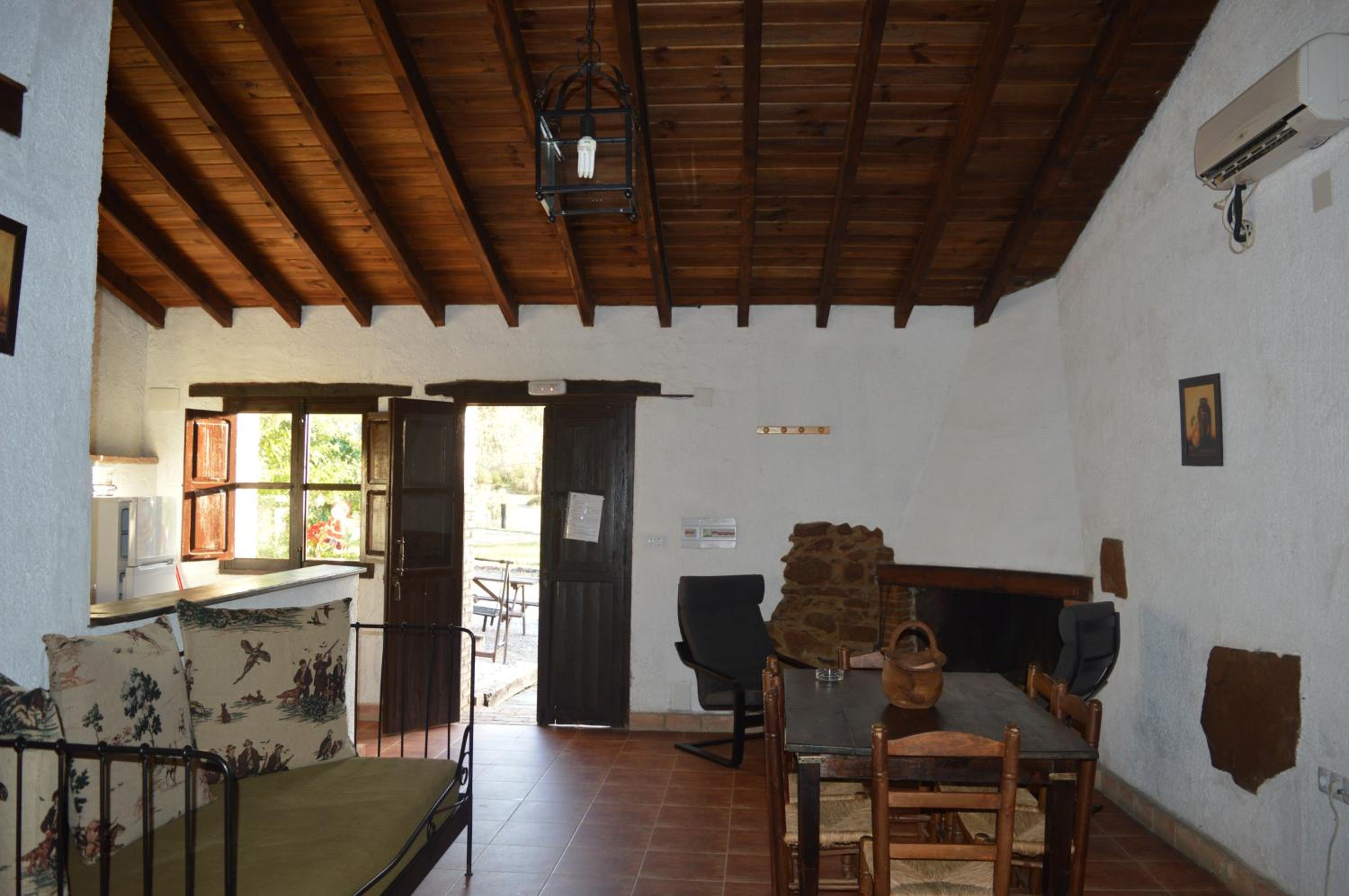 Two-Bedroom Cottage (6 Adults) - Photo 4