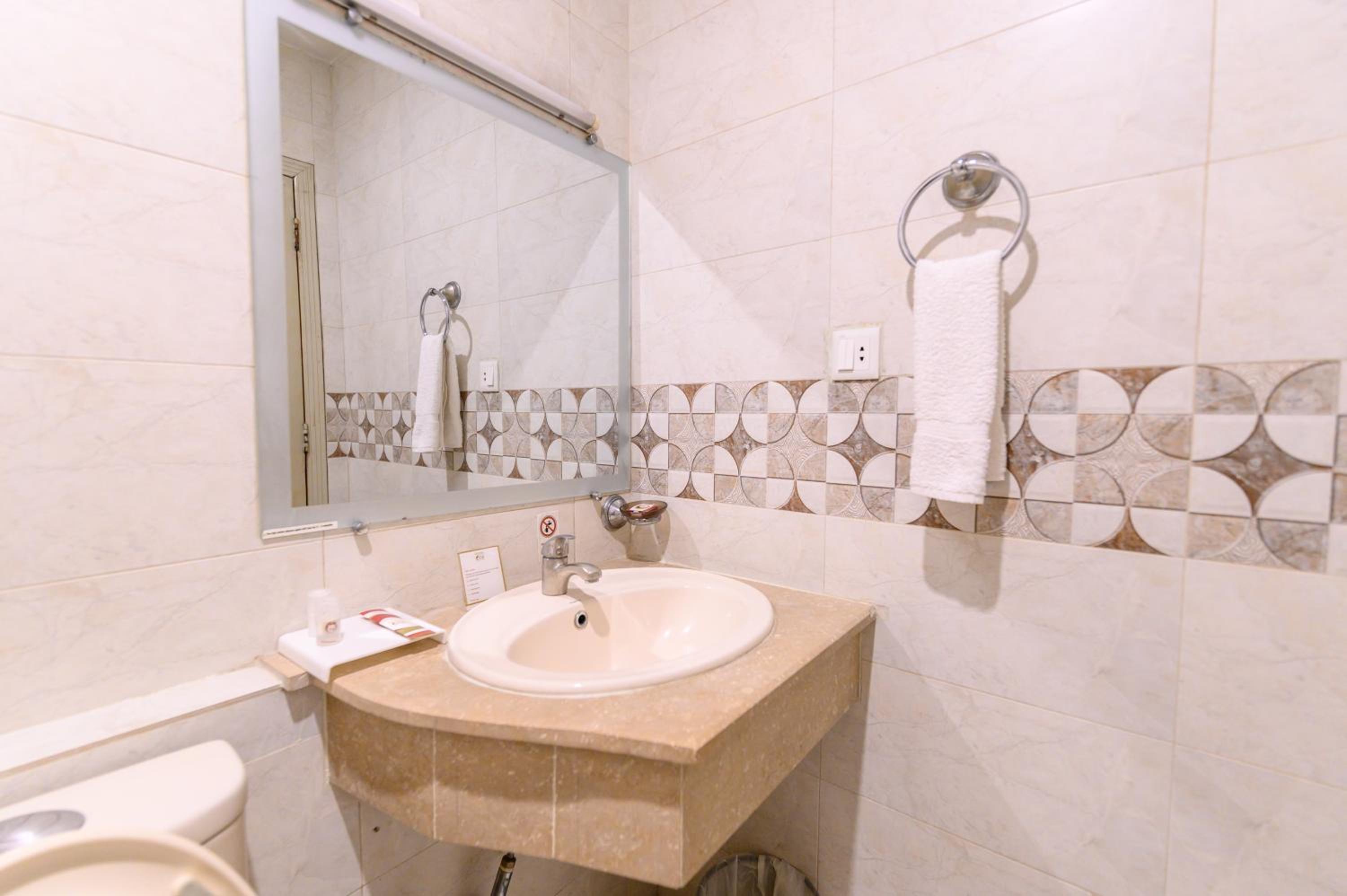 Deluxe Twin Room - Photo 5