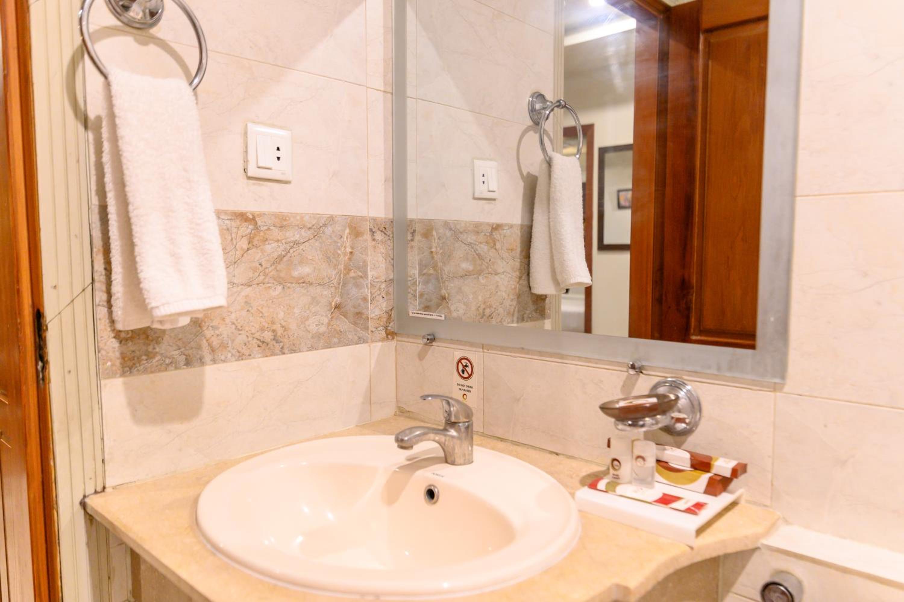 Deluxe Twin Room - Photo 6