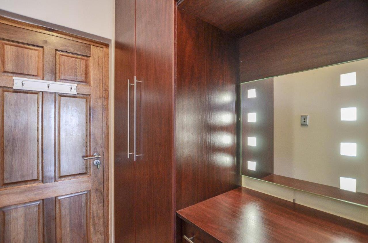 Four-Bedroom House photo 1