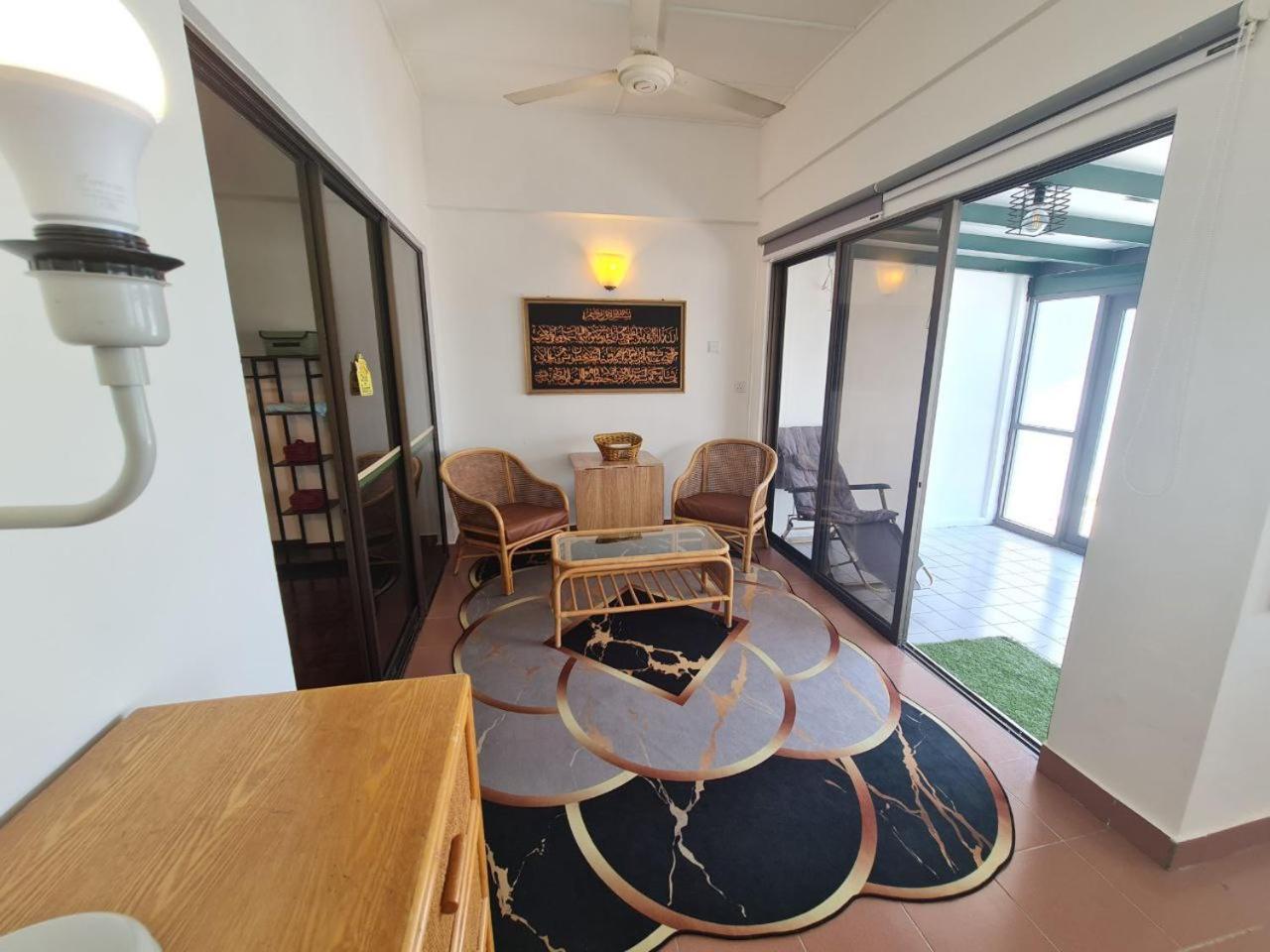 Three-Bedroom Apartment - Oceanfront photo 1