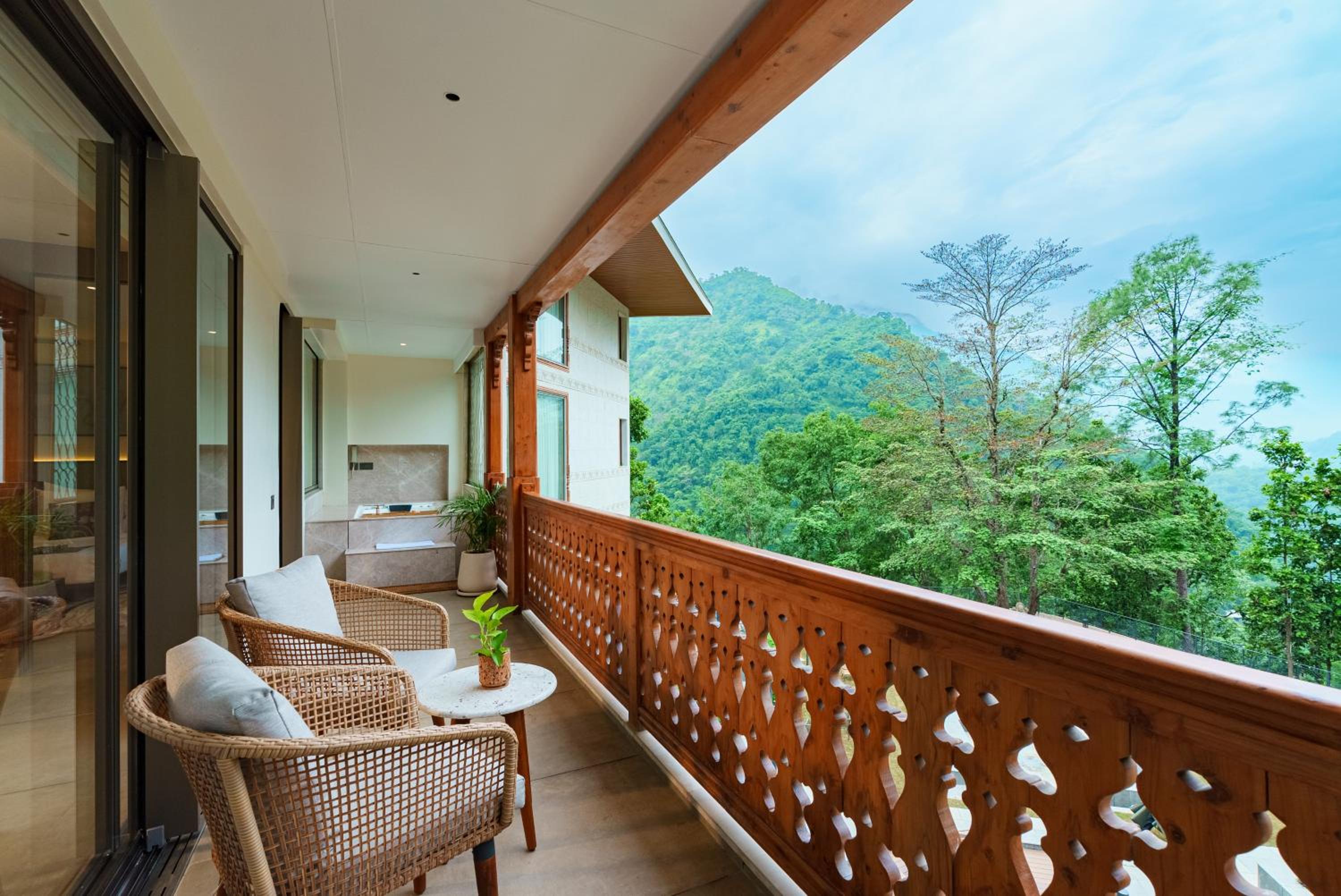 Signature Family Suite - Photo 8