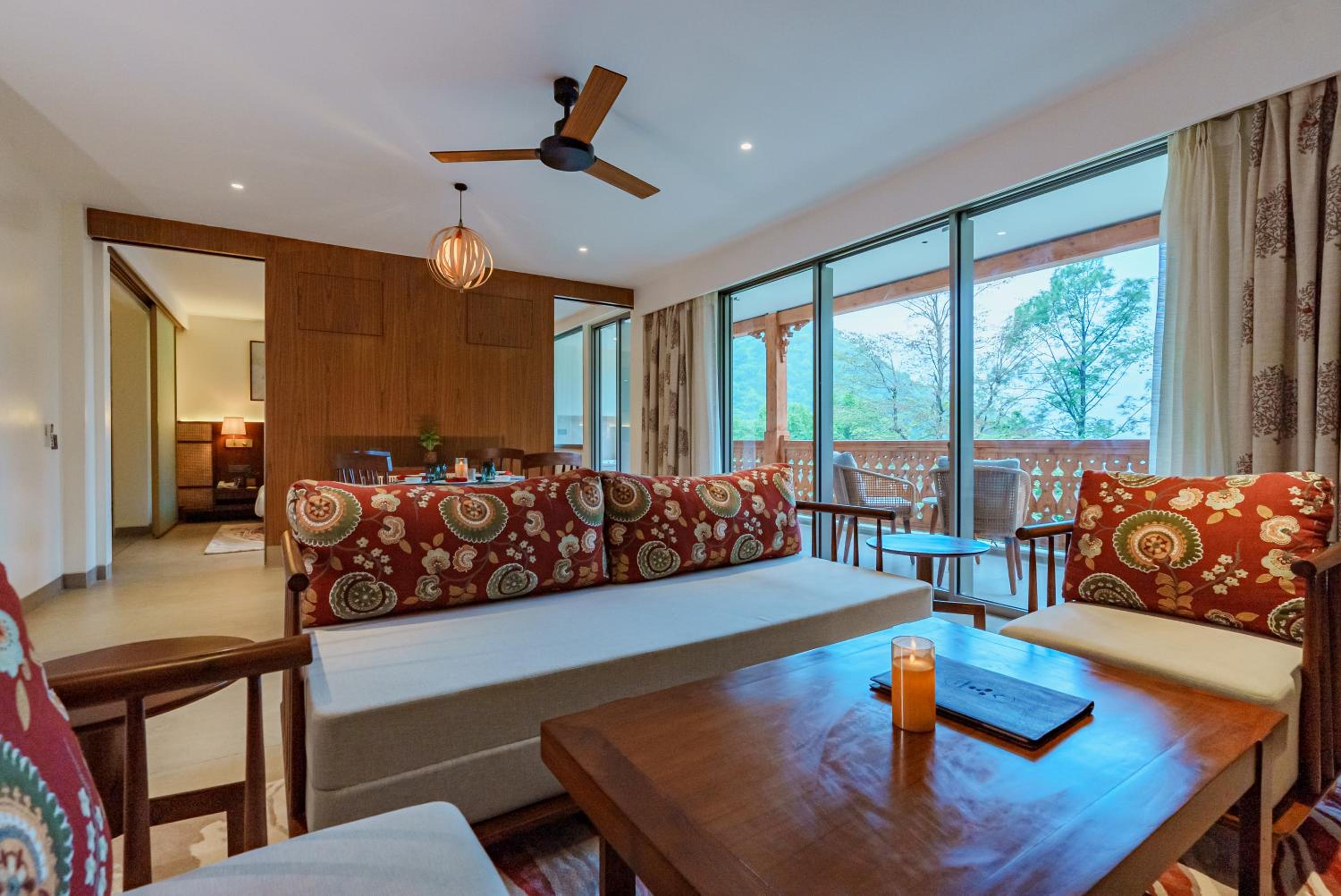 Signature Family Suite - Photo 7