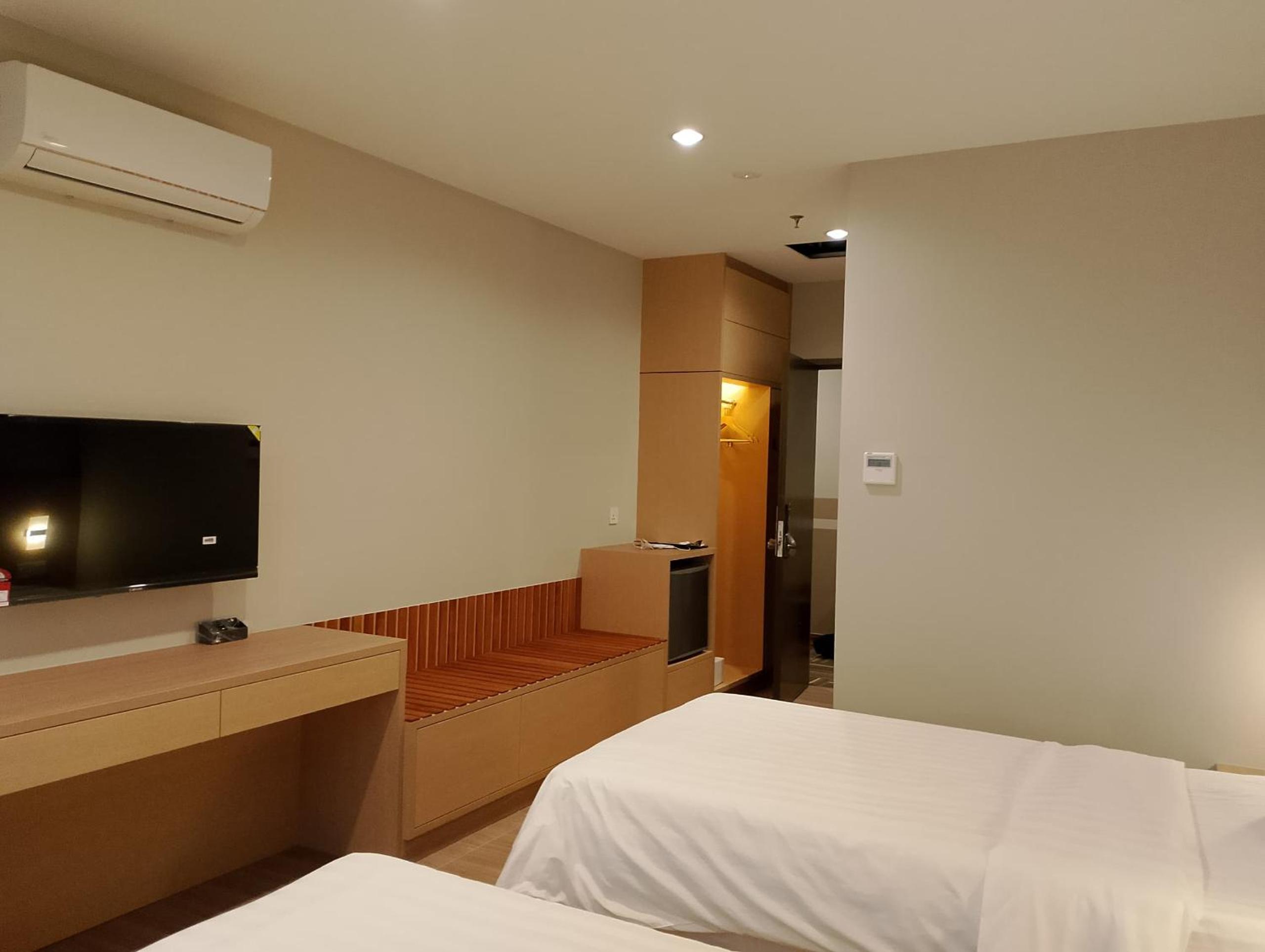Deluxe Twin Room - Photo 6