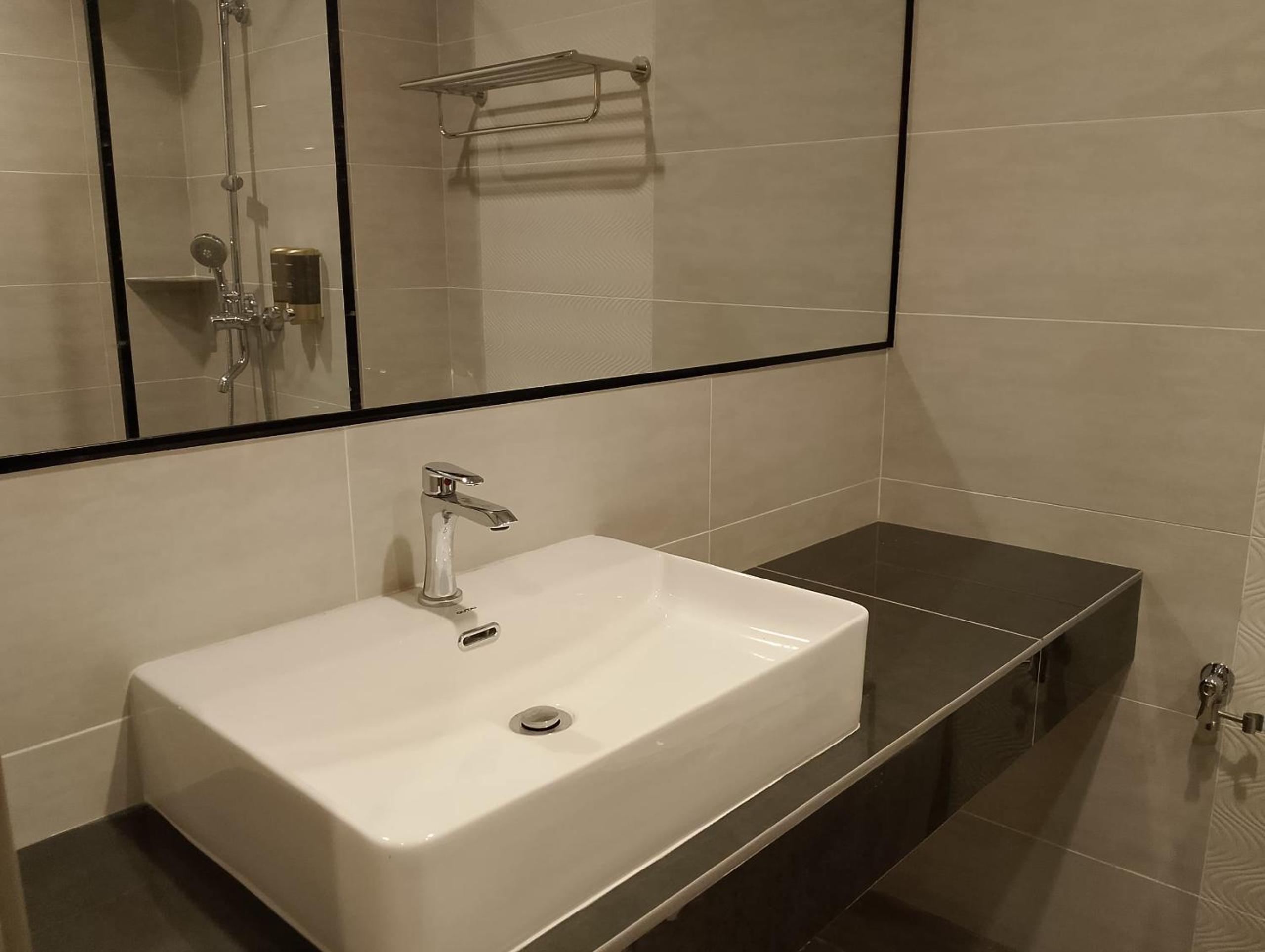Deluxe Twin Room - Photo 3