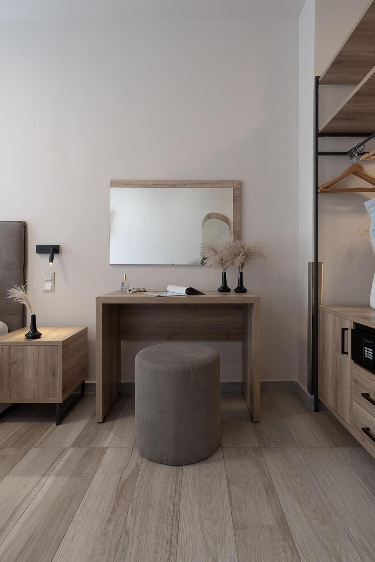 Family Room - Photo 9