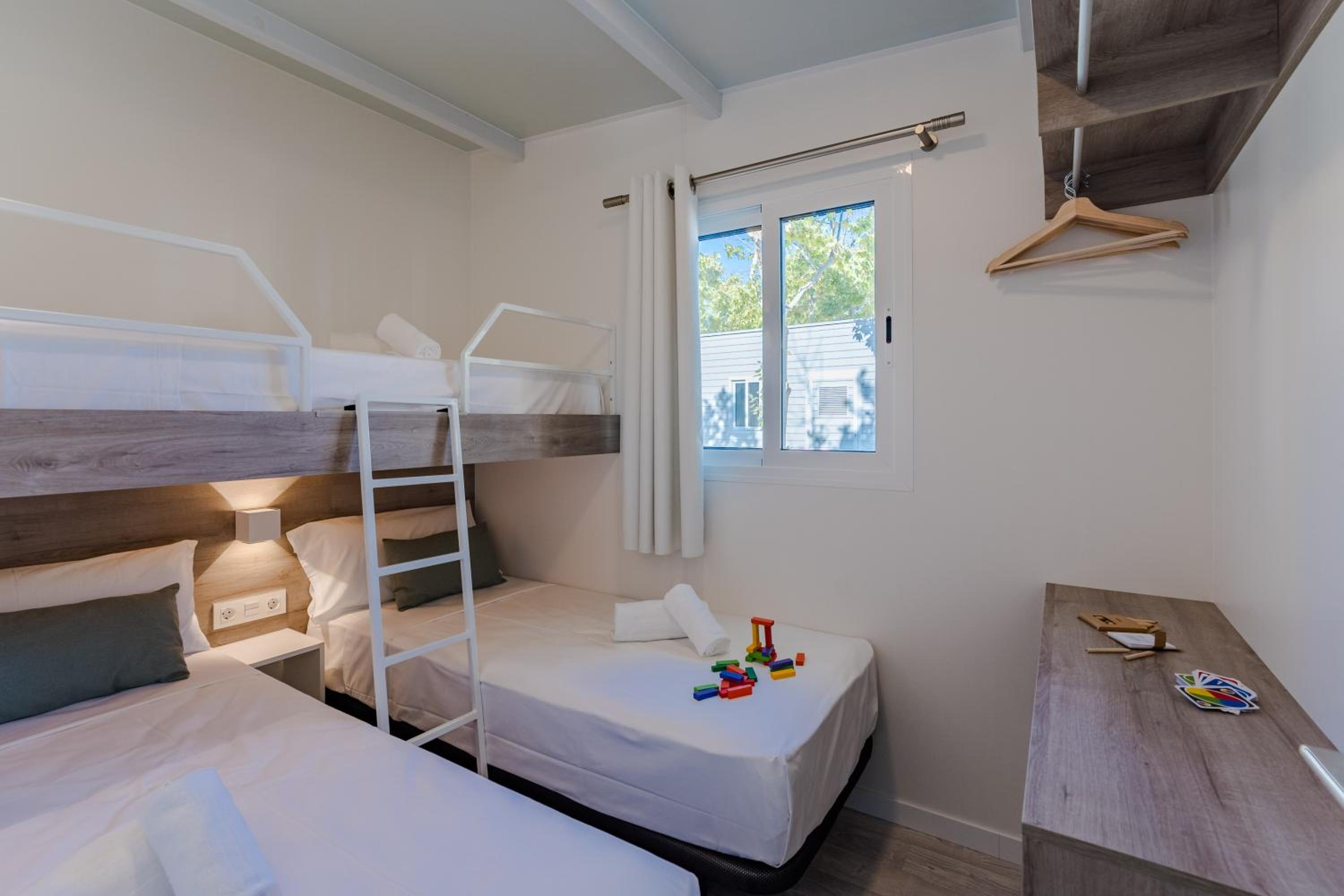 Bungalow Neri Premium