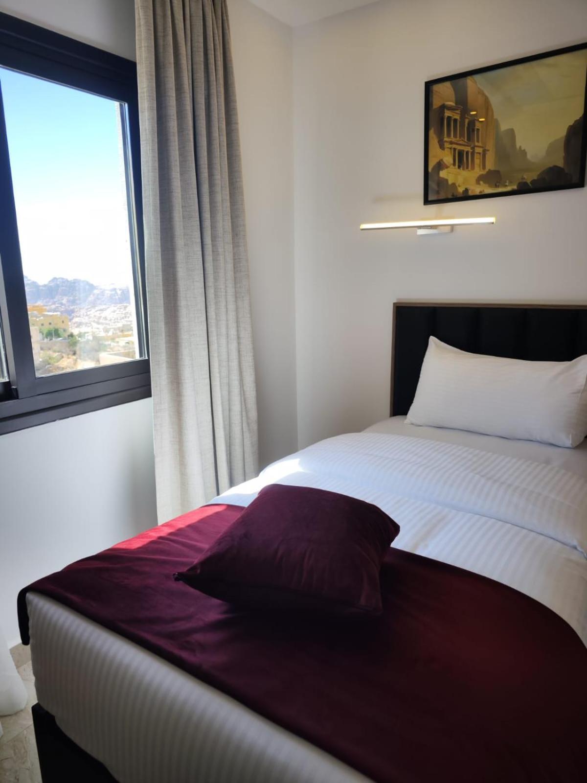 Deluxe Twin Room photo 3