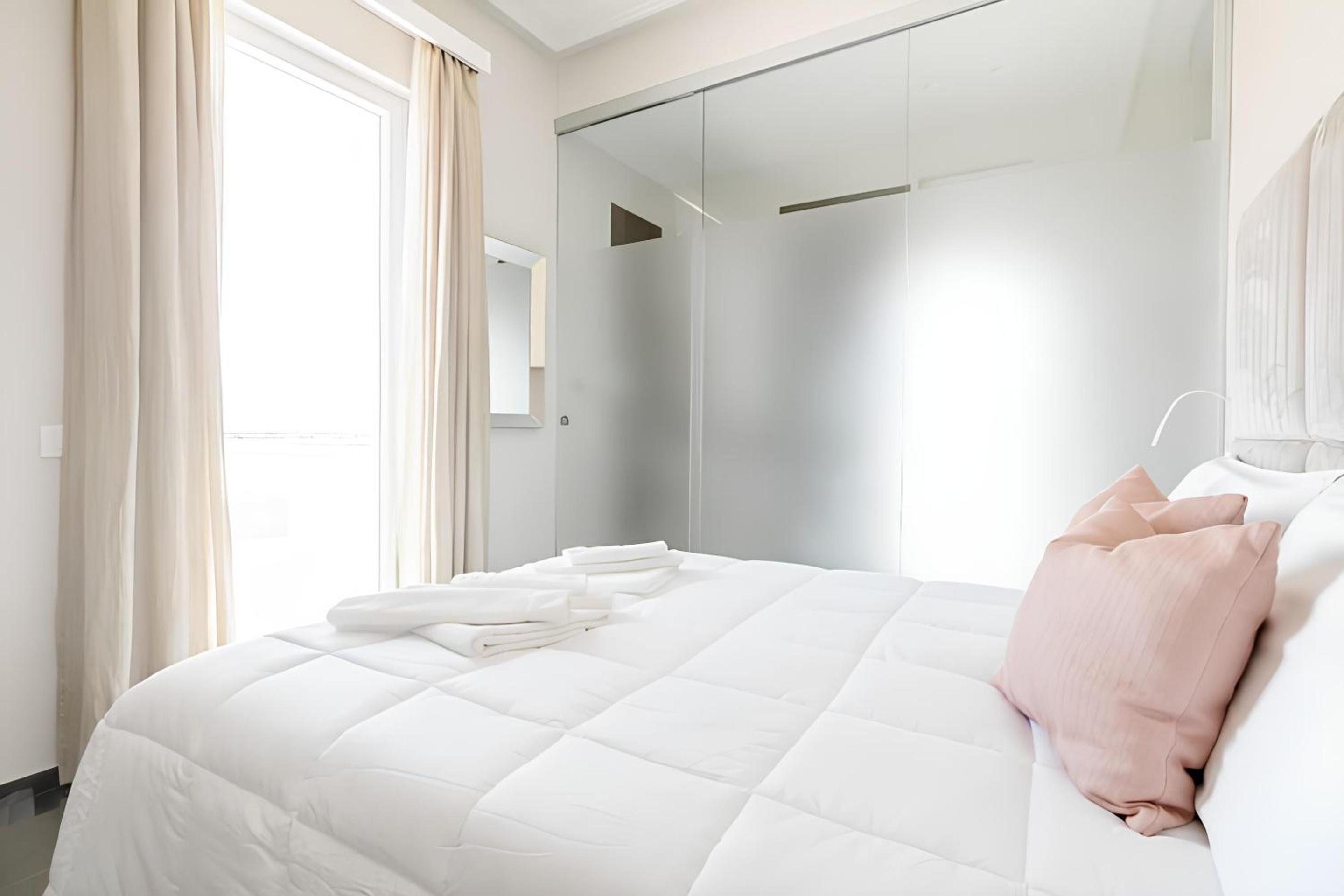 Deluxe Double Room with Shower - Photo 5