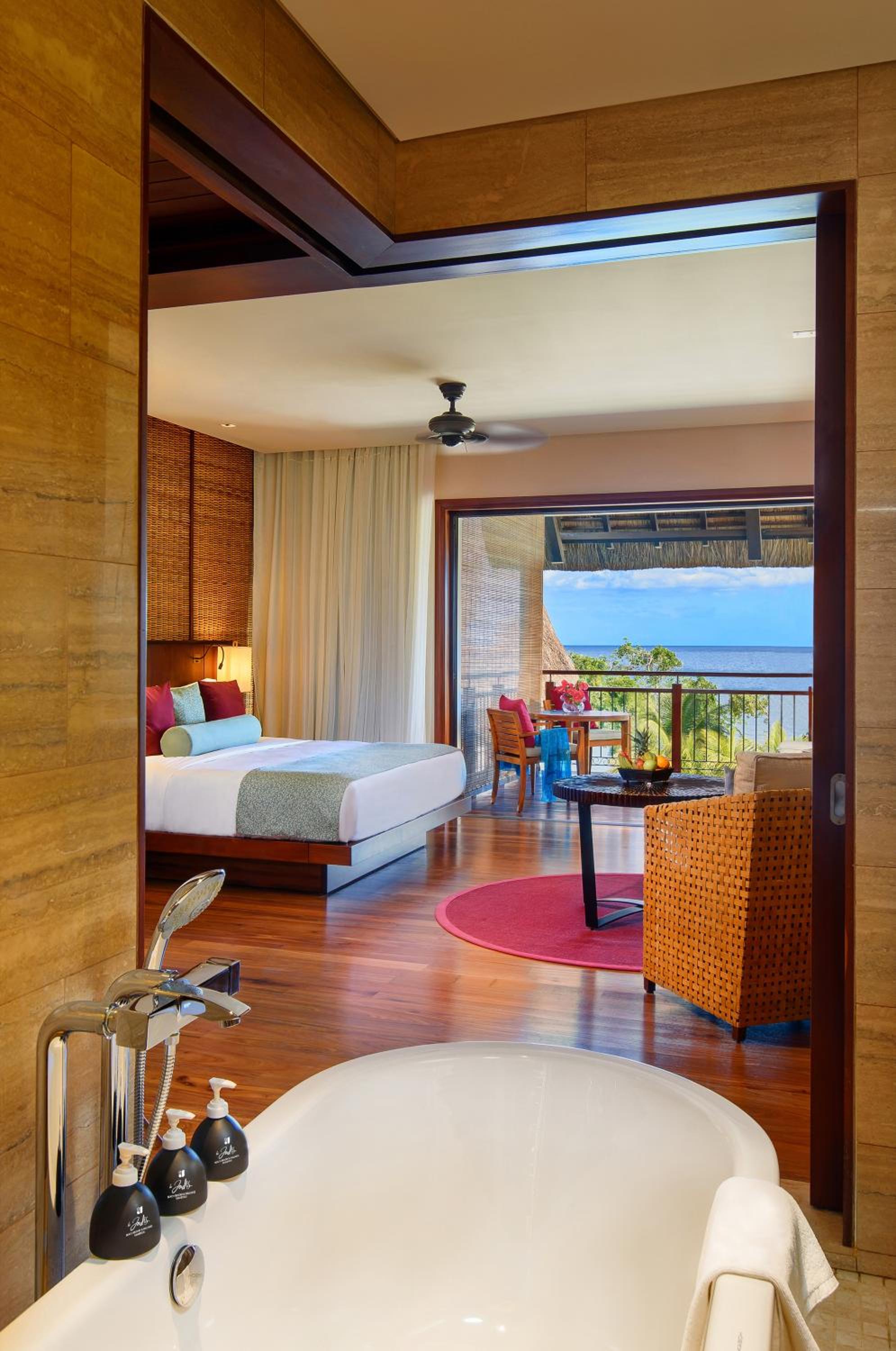 Luxury Lagoona Suite with Partial Seaview - Photo 1