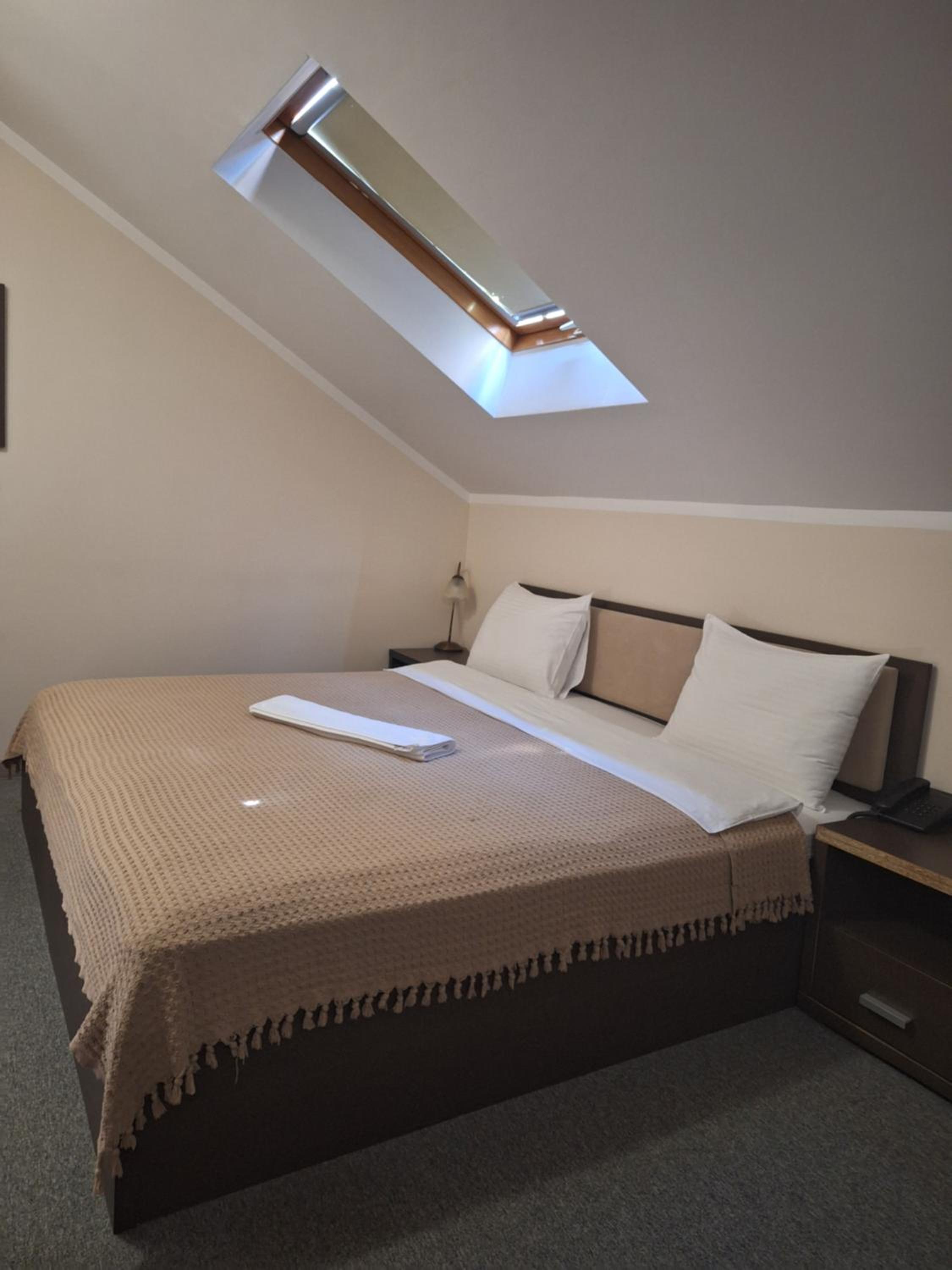 Budget Double Room - Photo 4