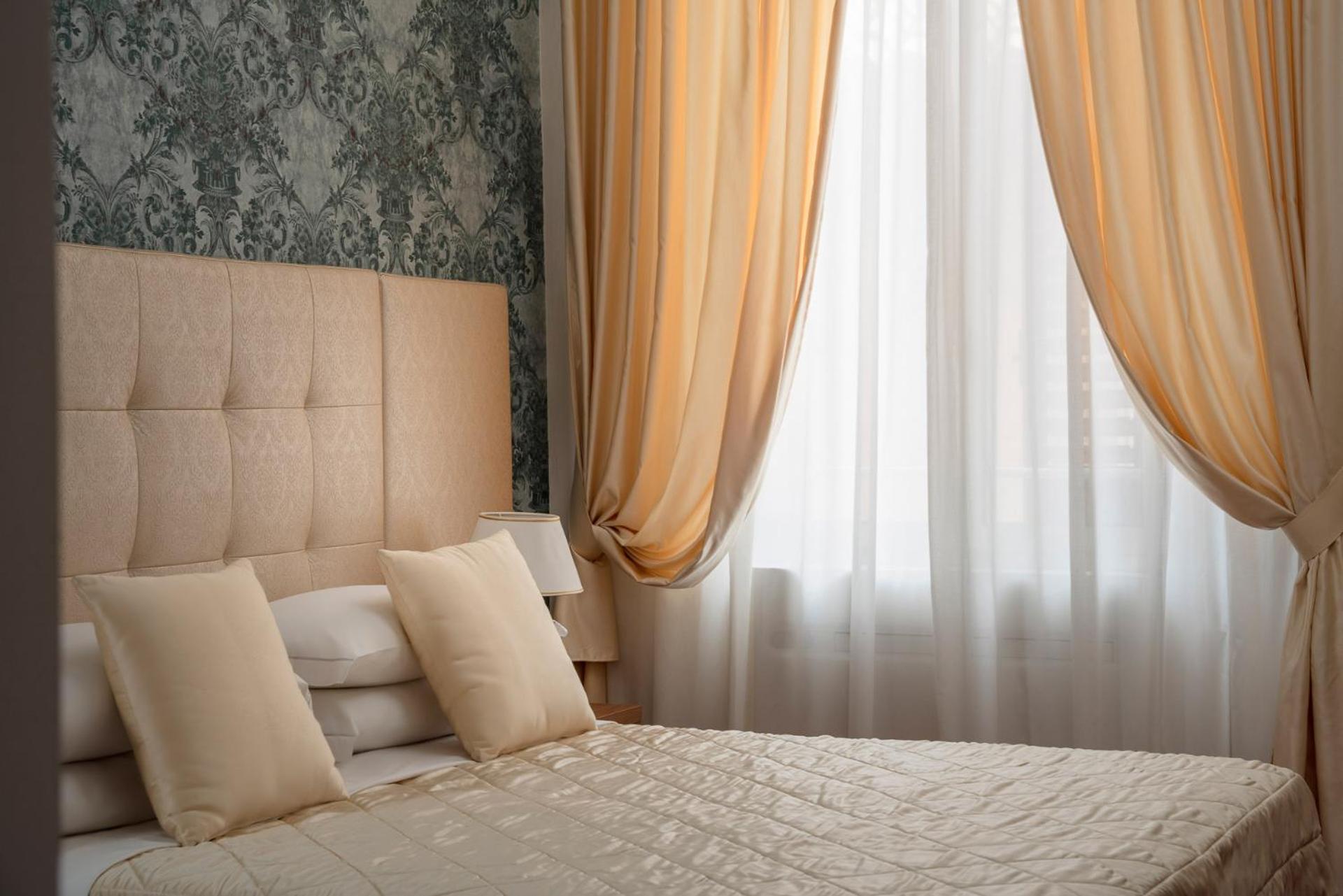 Deluxe Double Room - Photo 3