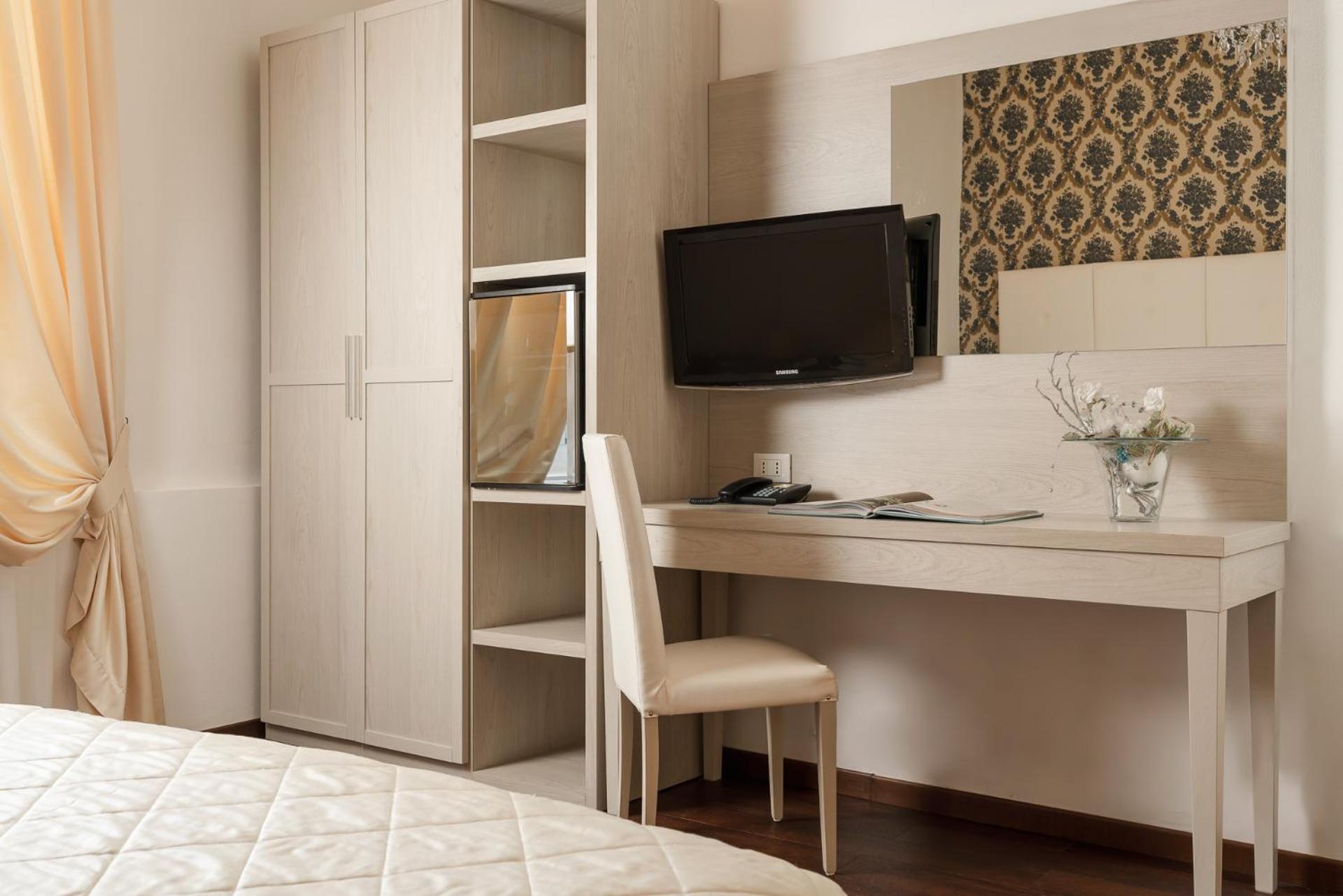 Deluxe Double Room - Photo 2