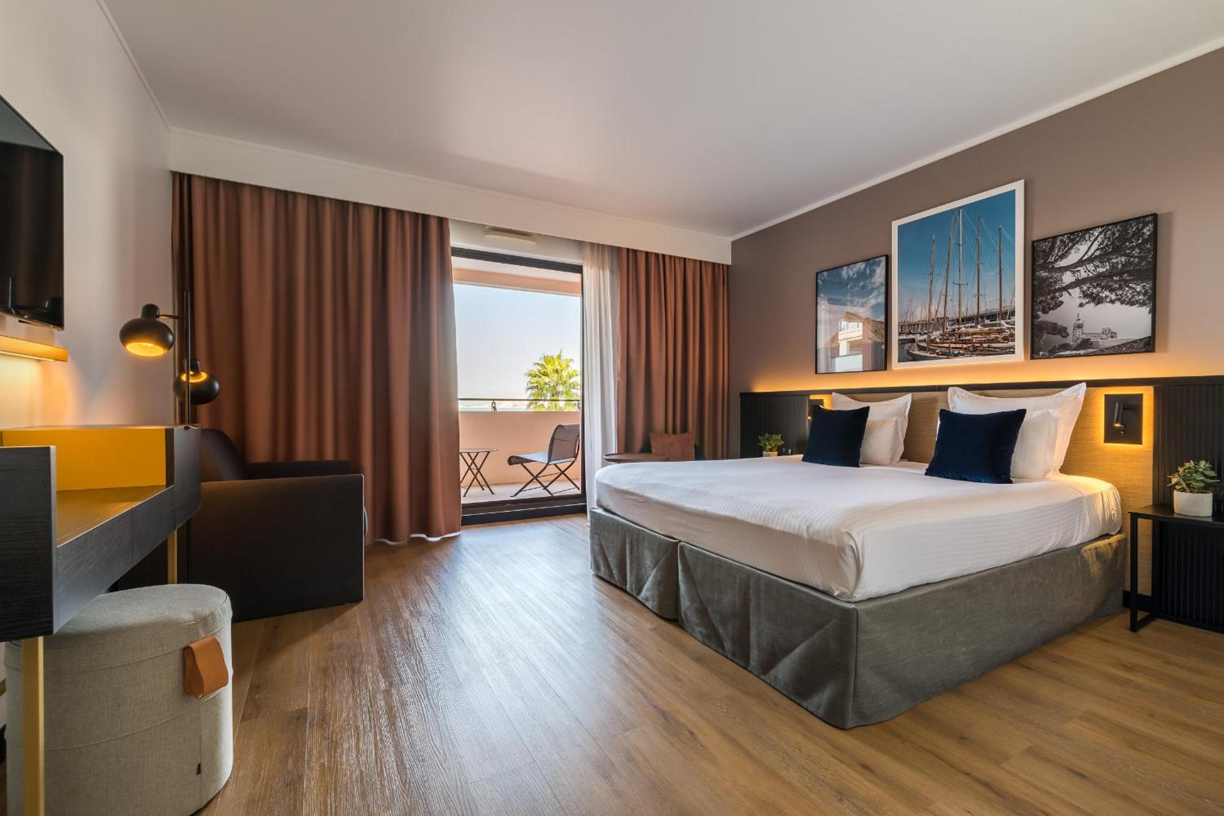 Deluxe Double Room with Terrace photo 3